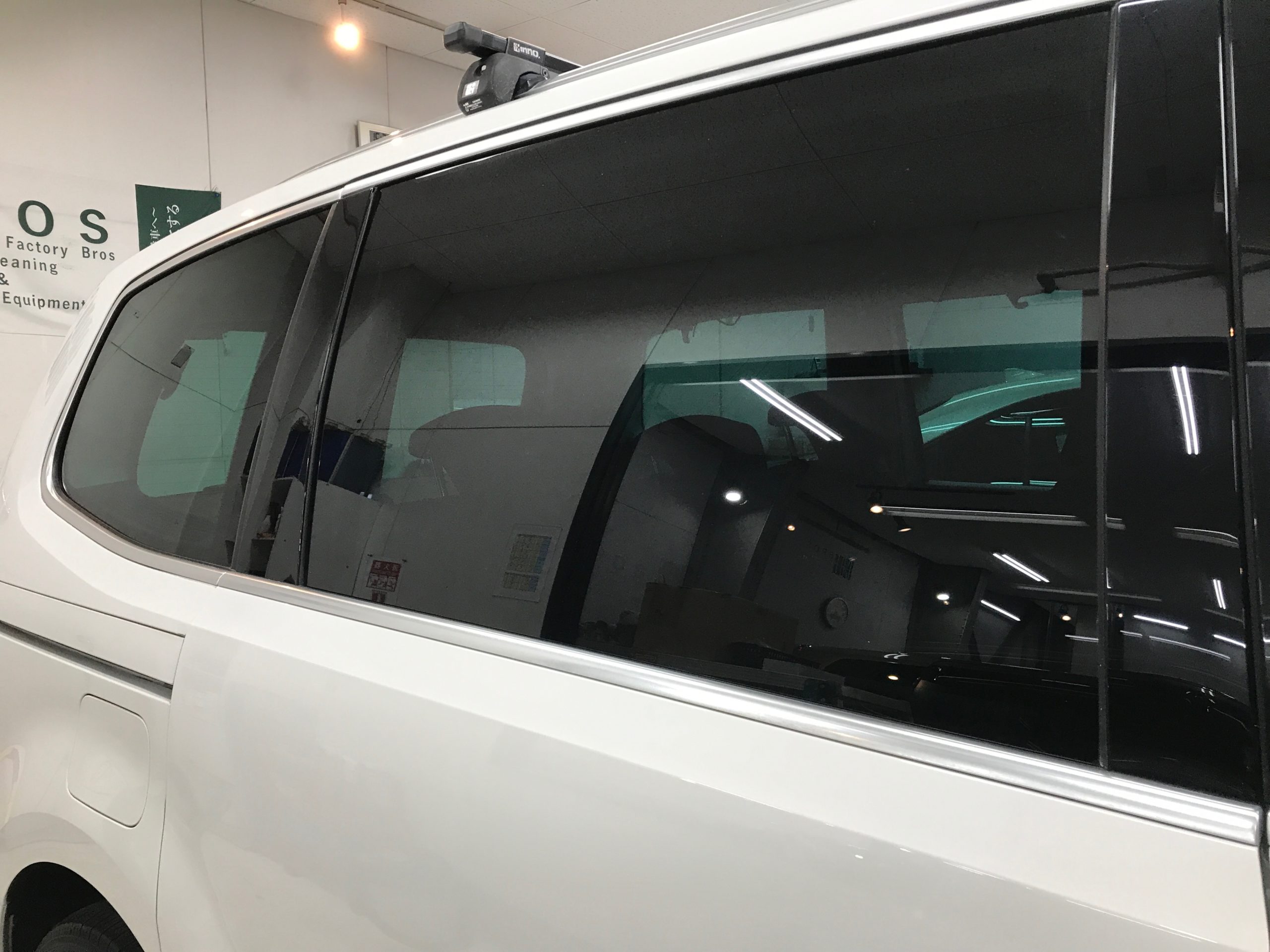 VW・シャラン：カーフィルム施工前３