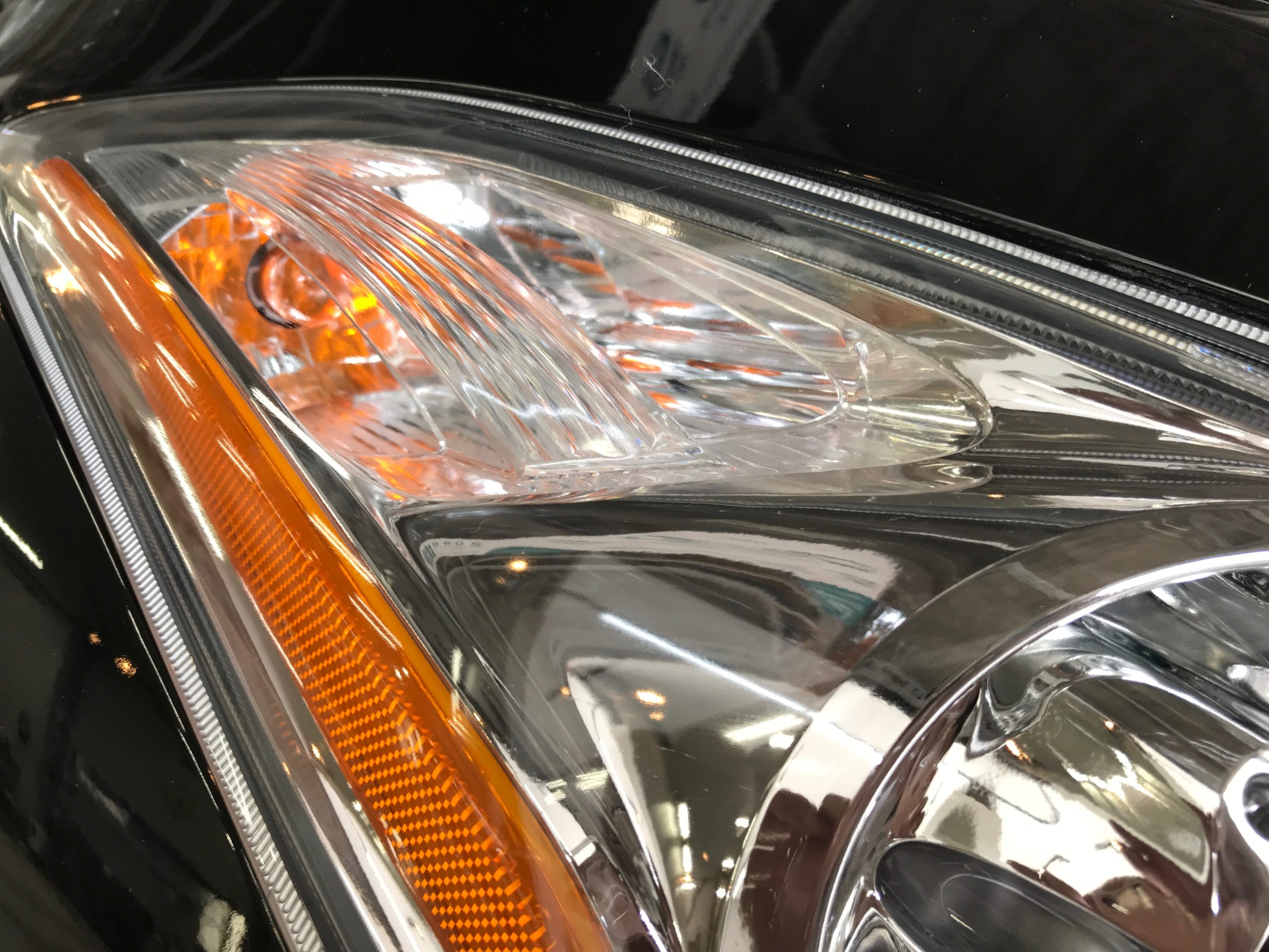 日産スカイラインのヘッドライト黄ばみ取り：施工後４