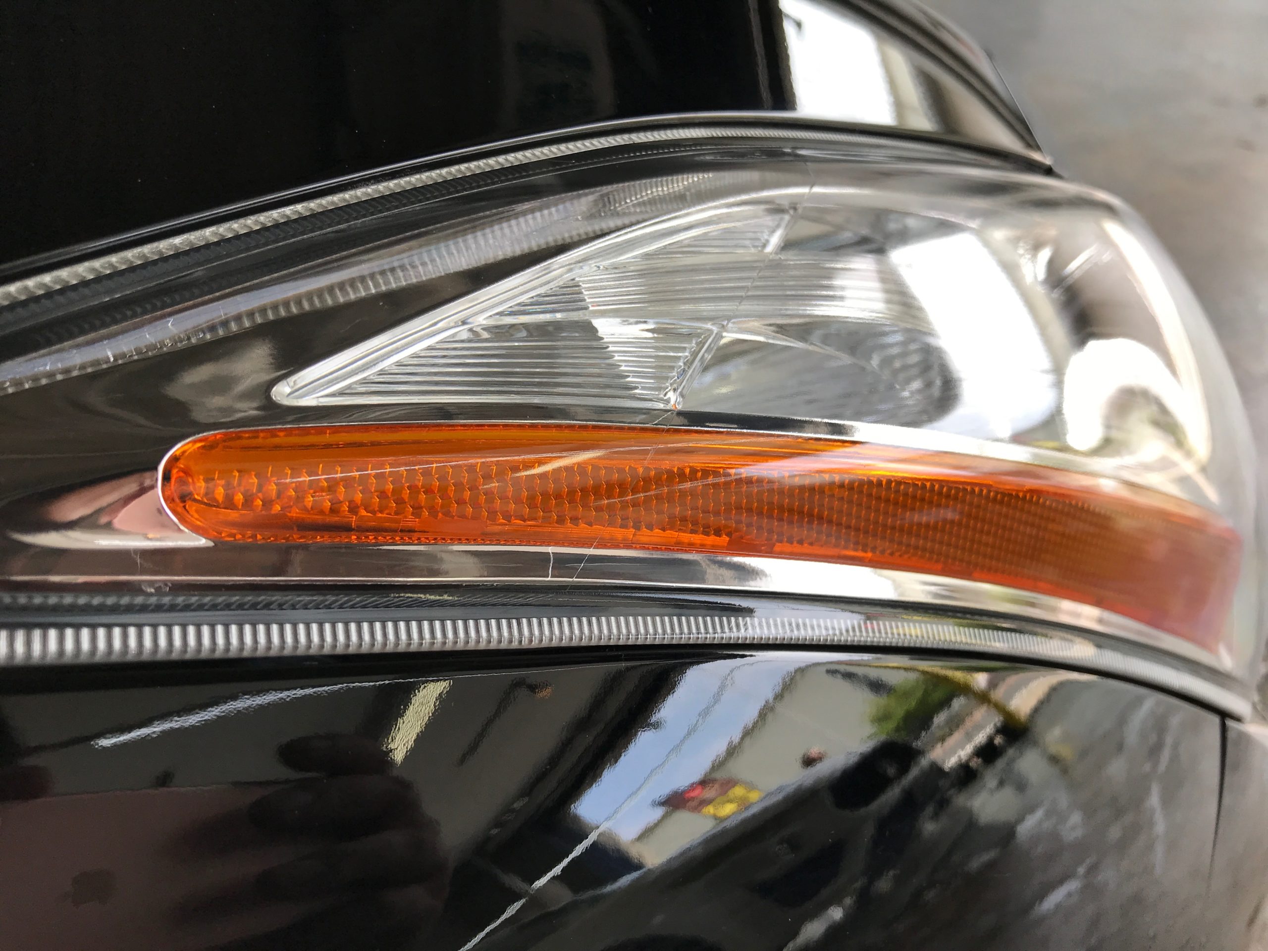 日産スカイラインのヘッドライト黄ばみ取り：施工後５