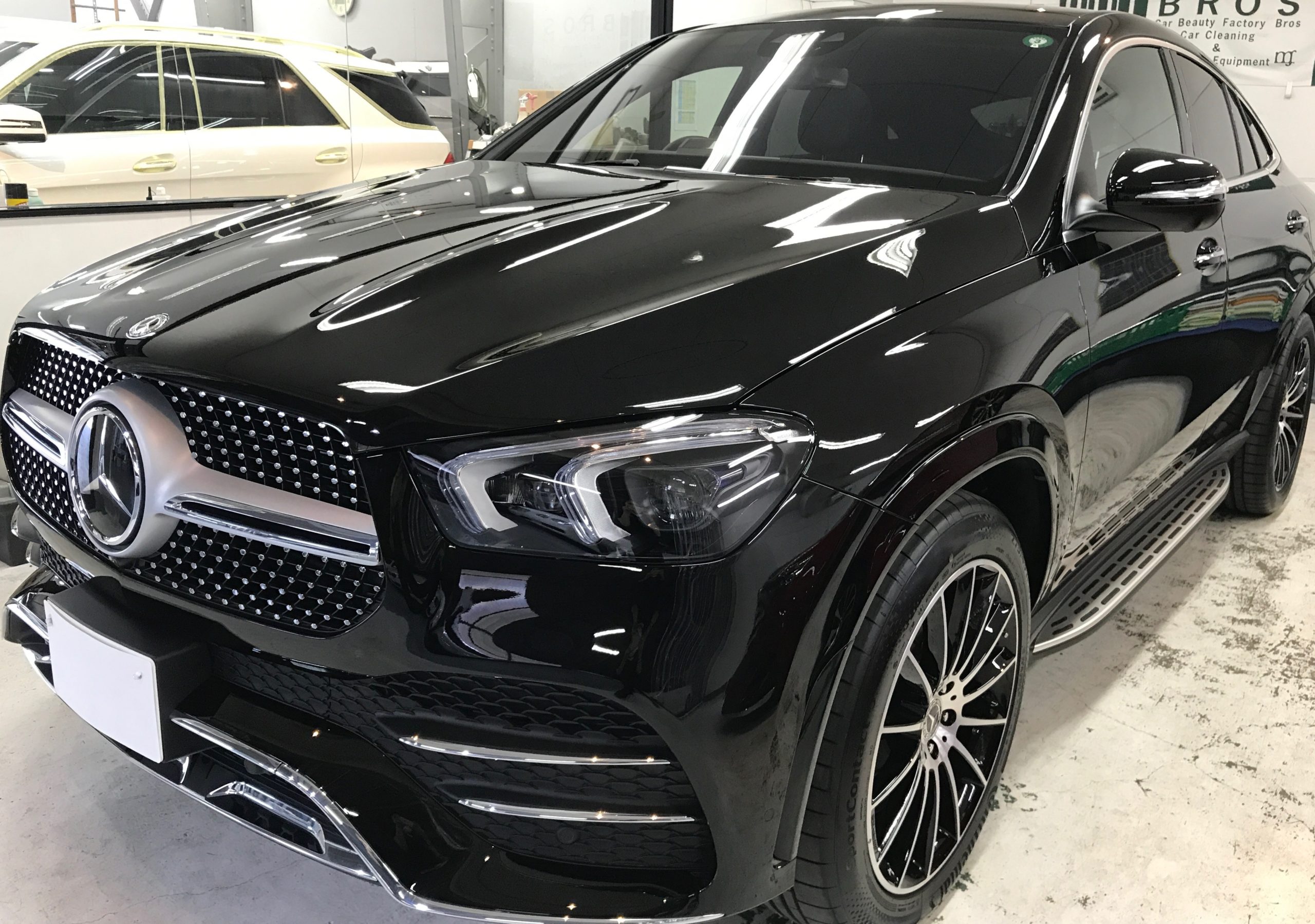 メルセデスベンツ・GLE：リアルガラスコートclassM施工完成写真４