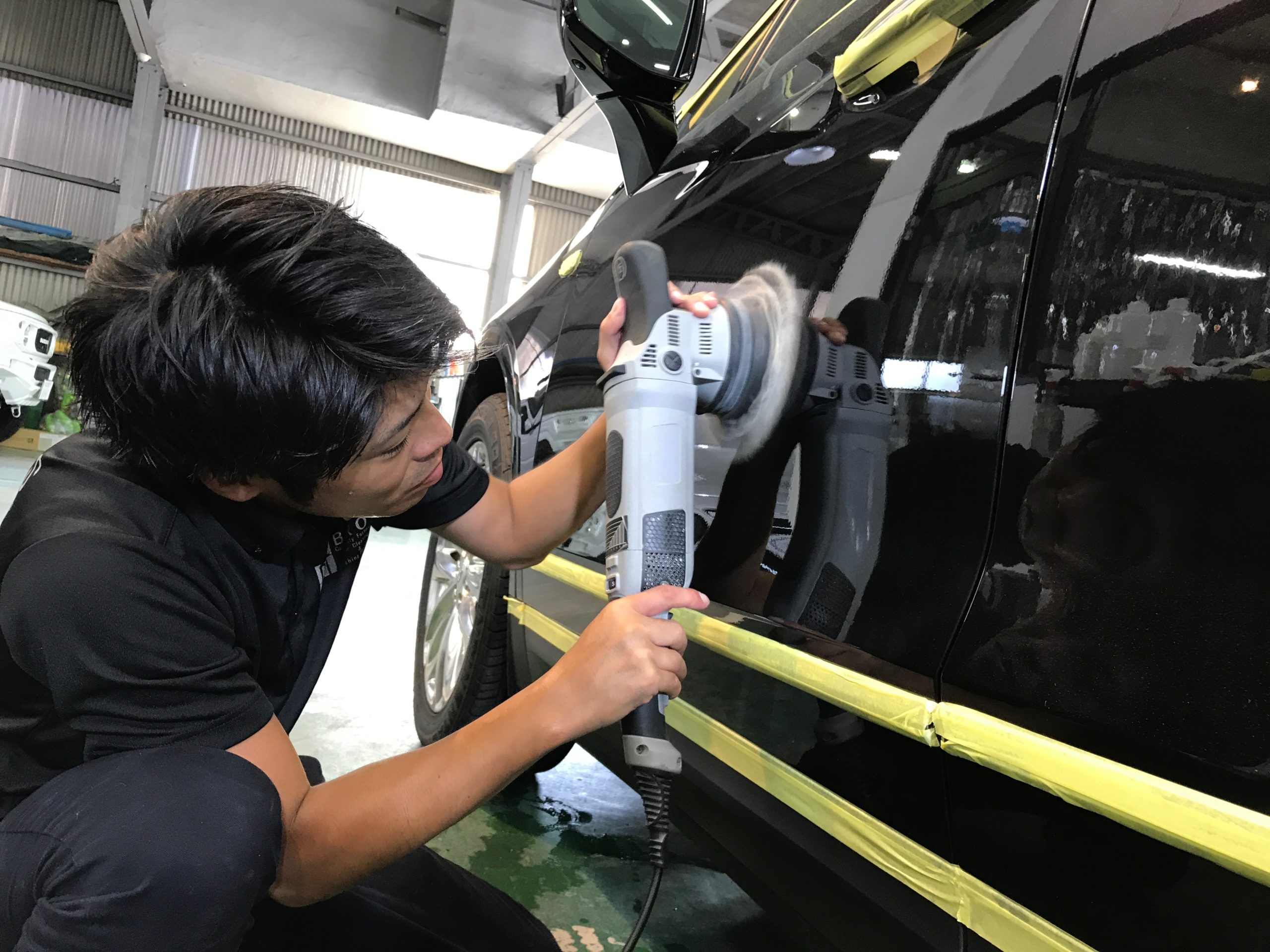 XT5の下地処理:サイドドアを磨いていく