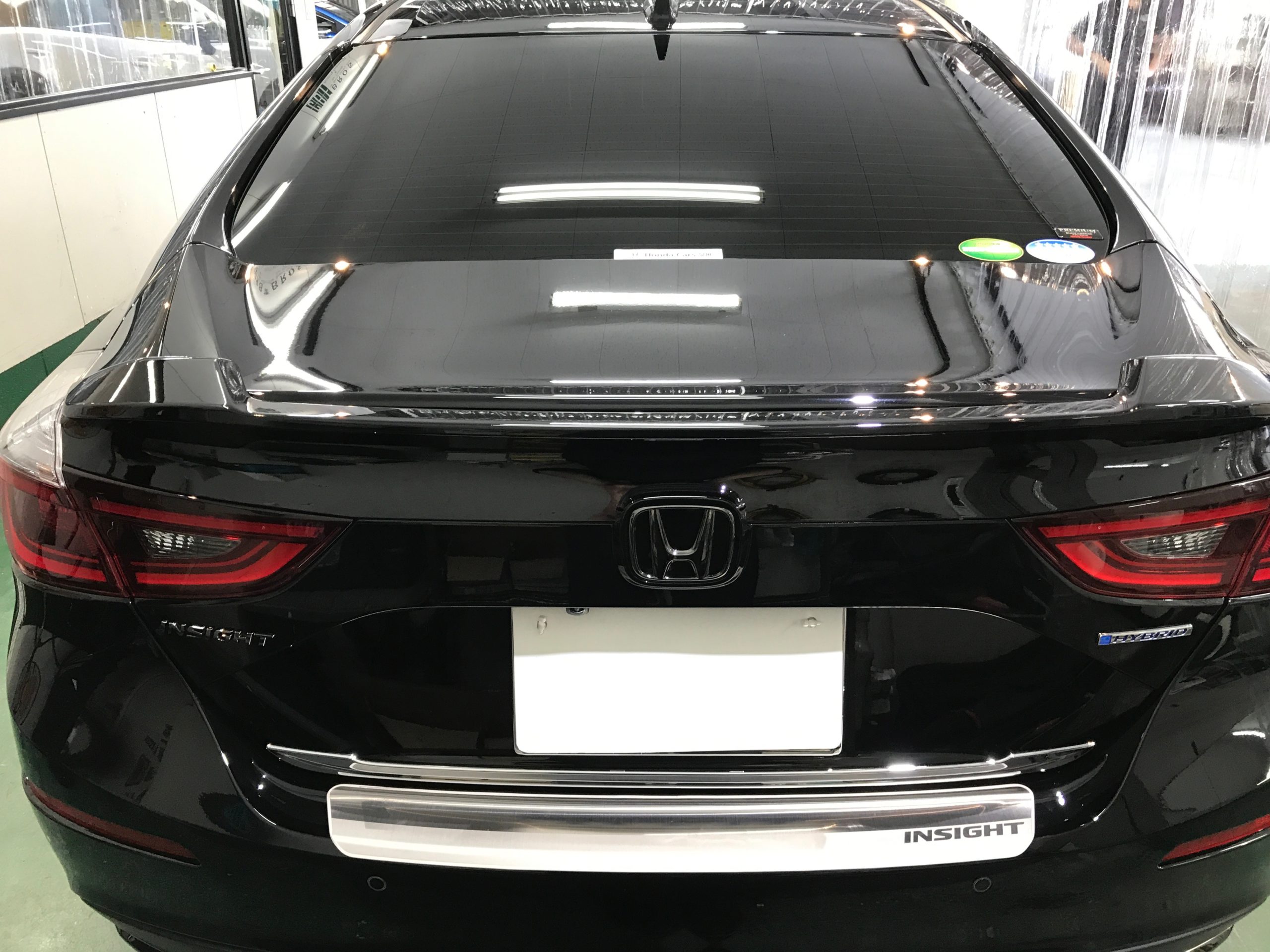ホンダ・インサイト:ペンキ除去後の施工完成写真・後方部分