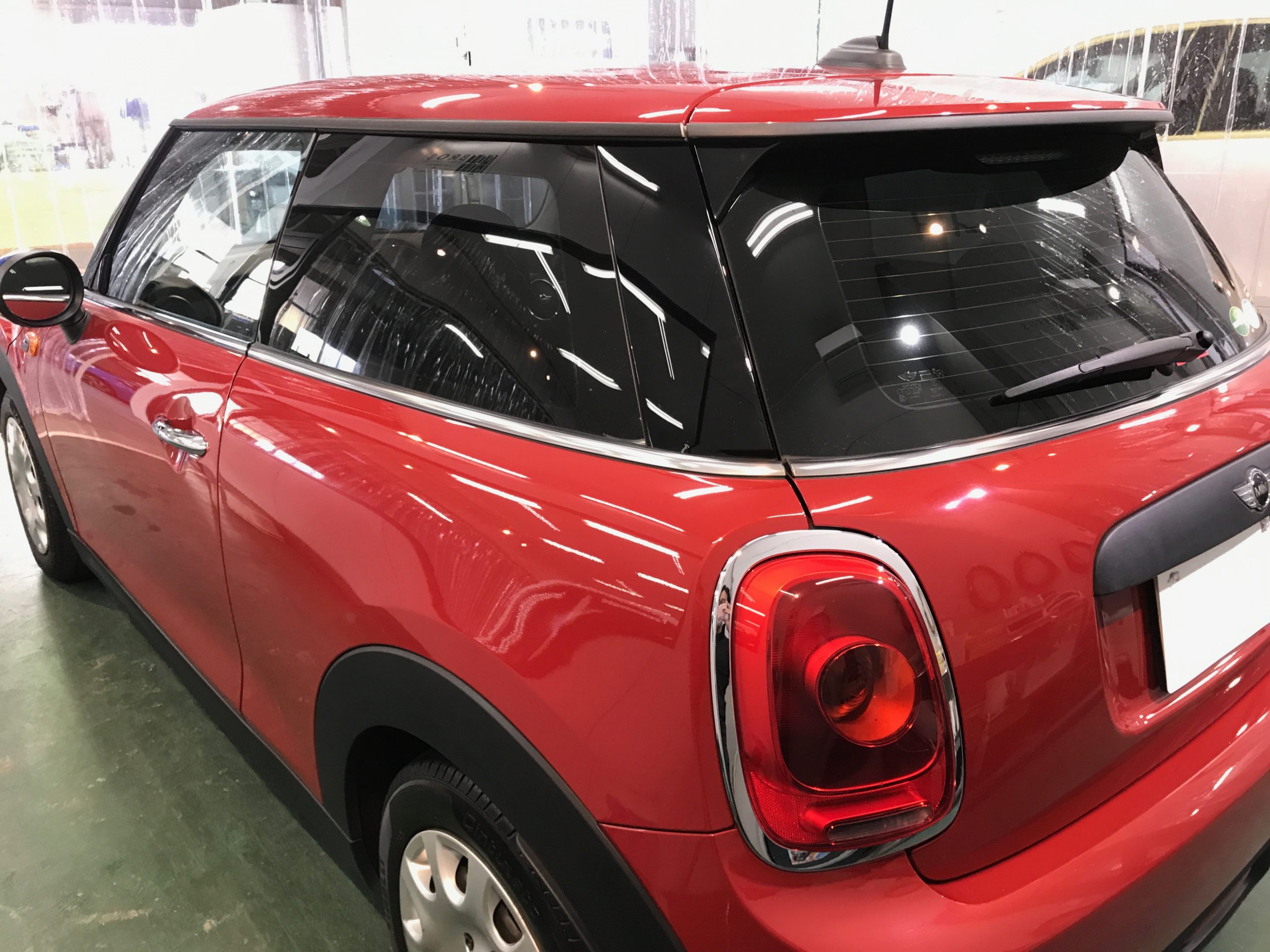MINI3ドアへカーフィルムを施工！　大阪・CBFブロスのイメージ