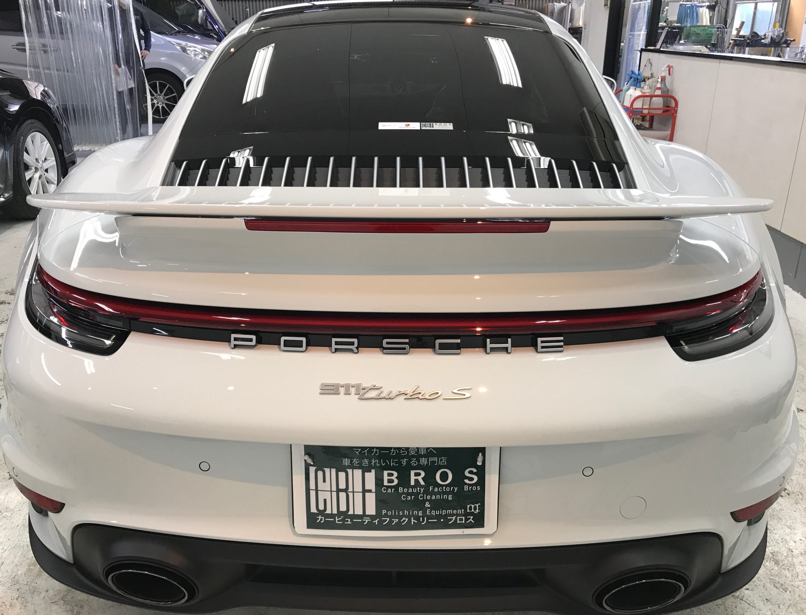 ポルシェ・９１１ターボSの施工完成写真２枚目