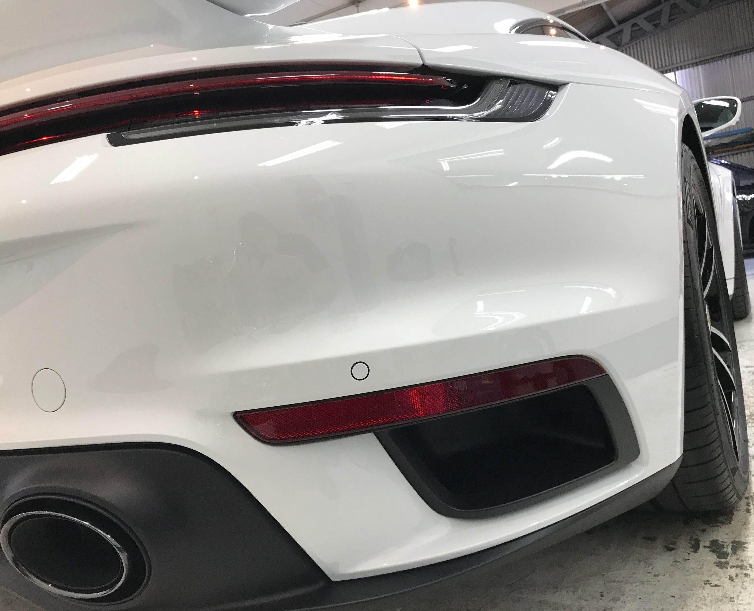 ポルシェ・９１１ターボS：ハイモースコートザ グロウ施工完成写真・右リアフェンダー