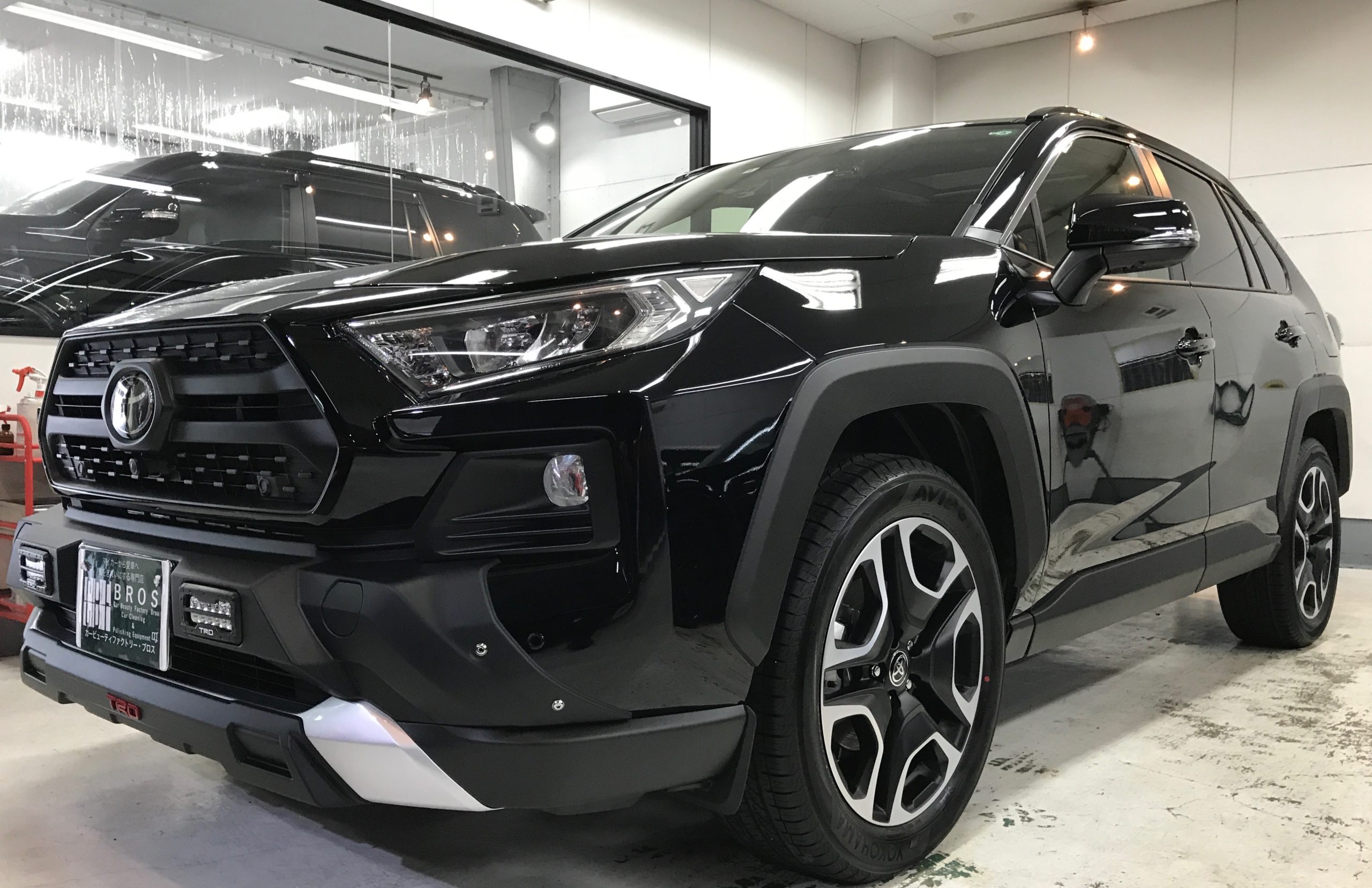 トヨタ・RAV４のMiYUKi施工完成写真：左ボディ画像