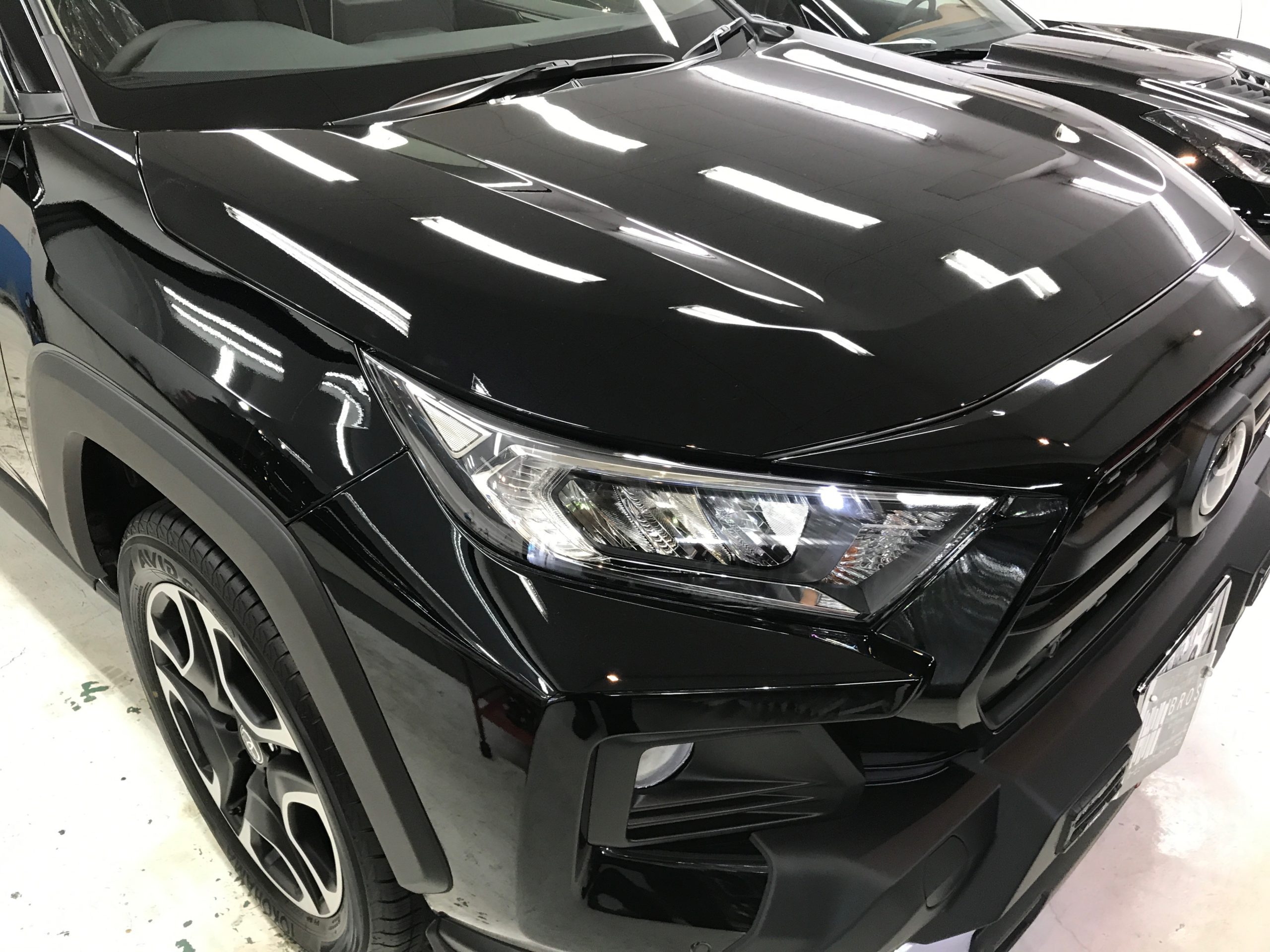 トヨタ・RAV４のMiYUKi施工完成写真：右フェンダー画像