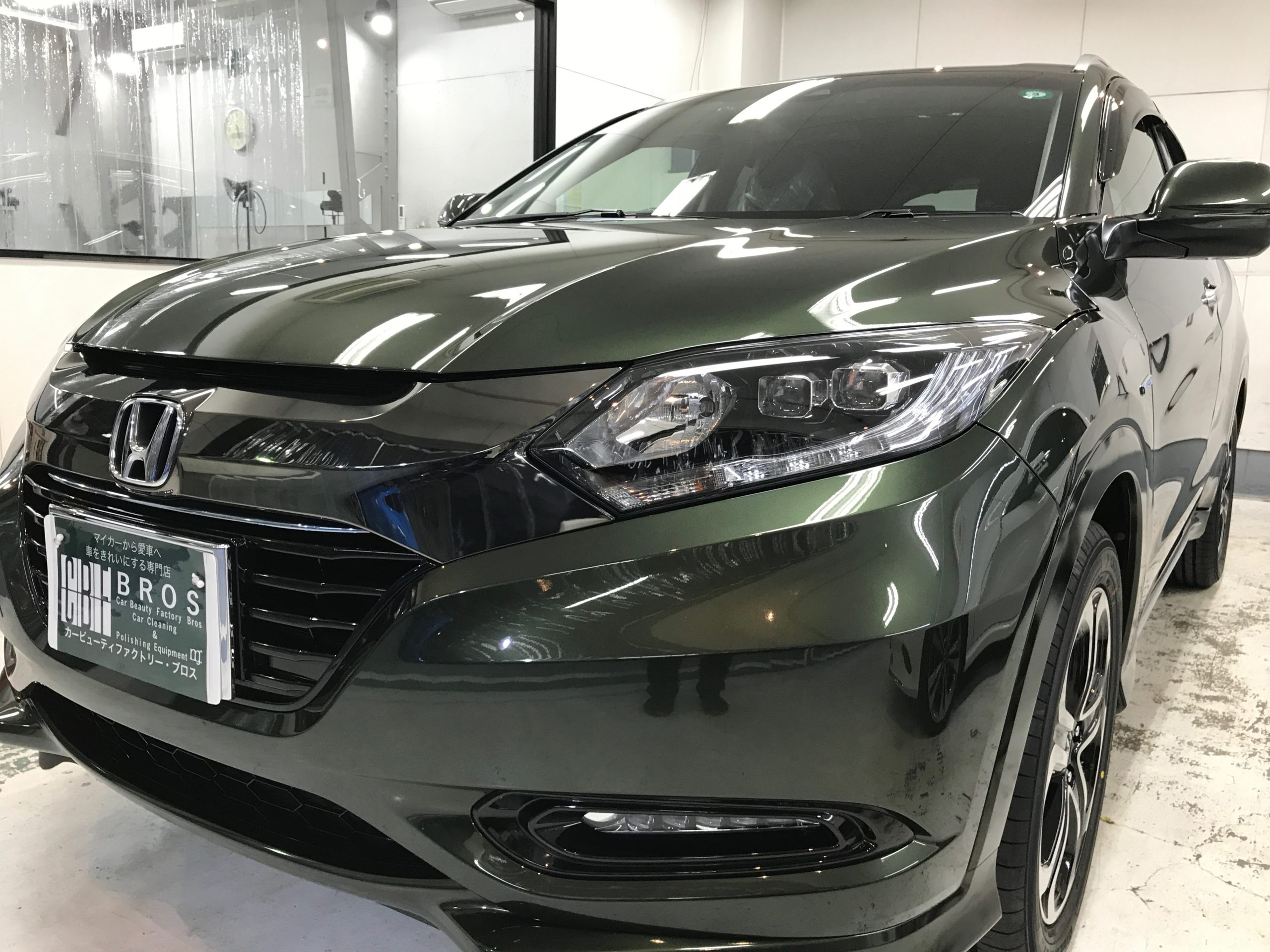 ホンダ・ヴェゼル：classM施工完成写真・左フェンダー