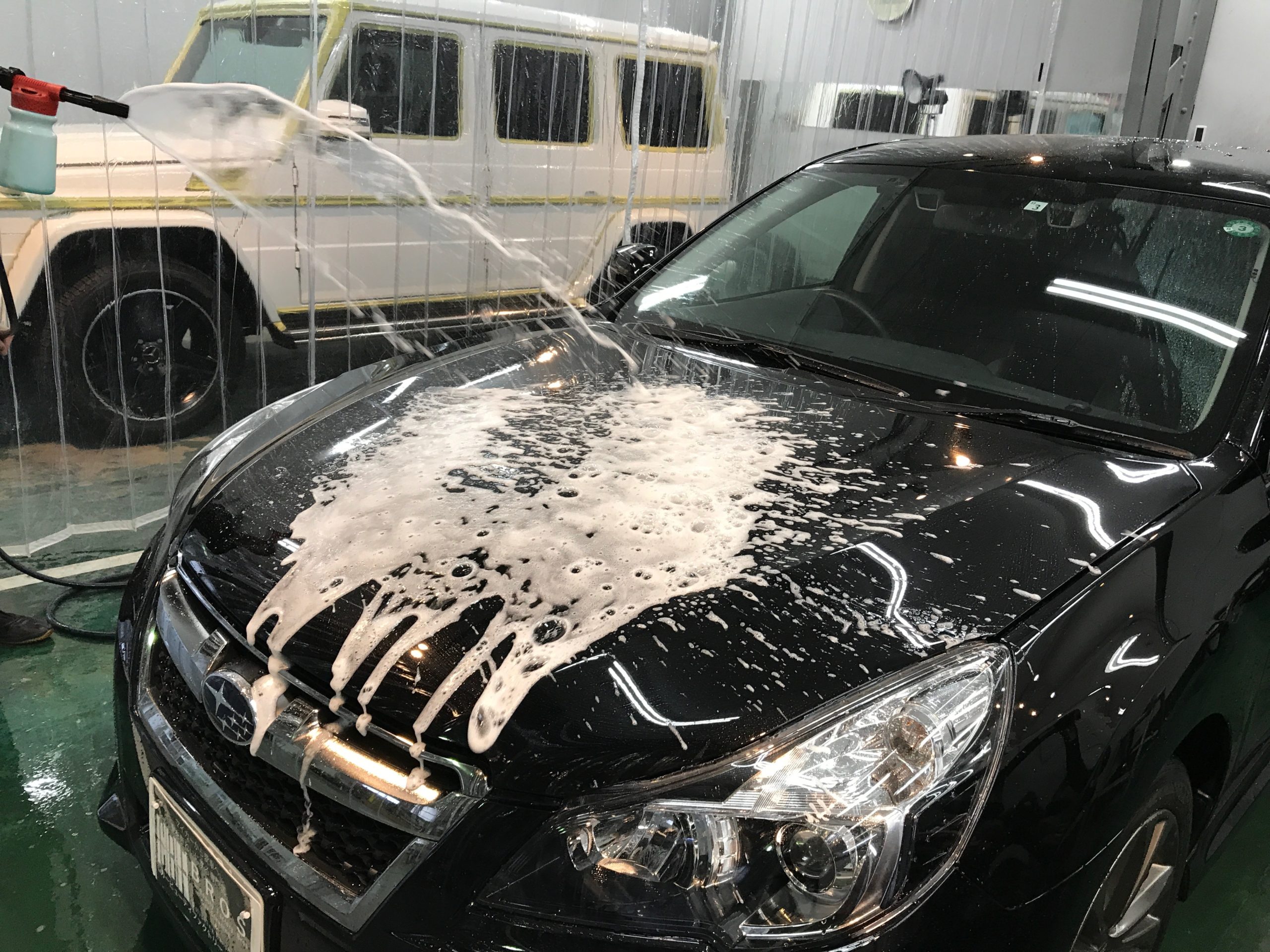 Q3の下地処理：洗車して汚れを取り除く