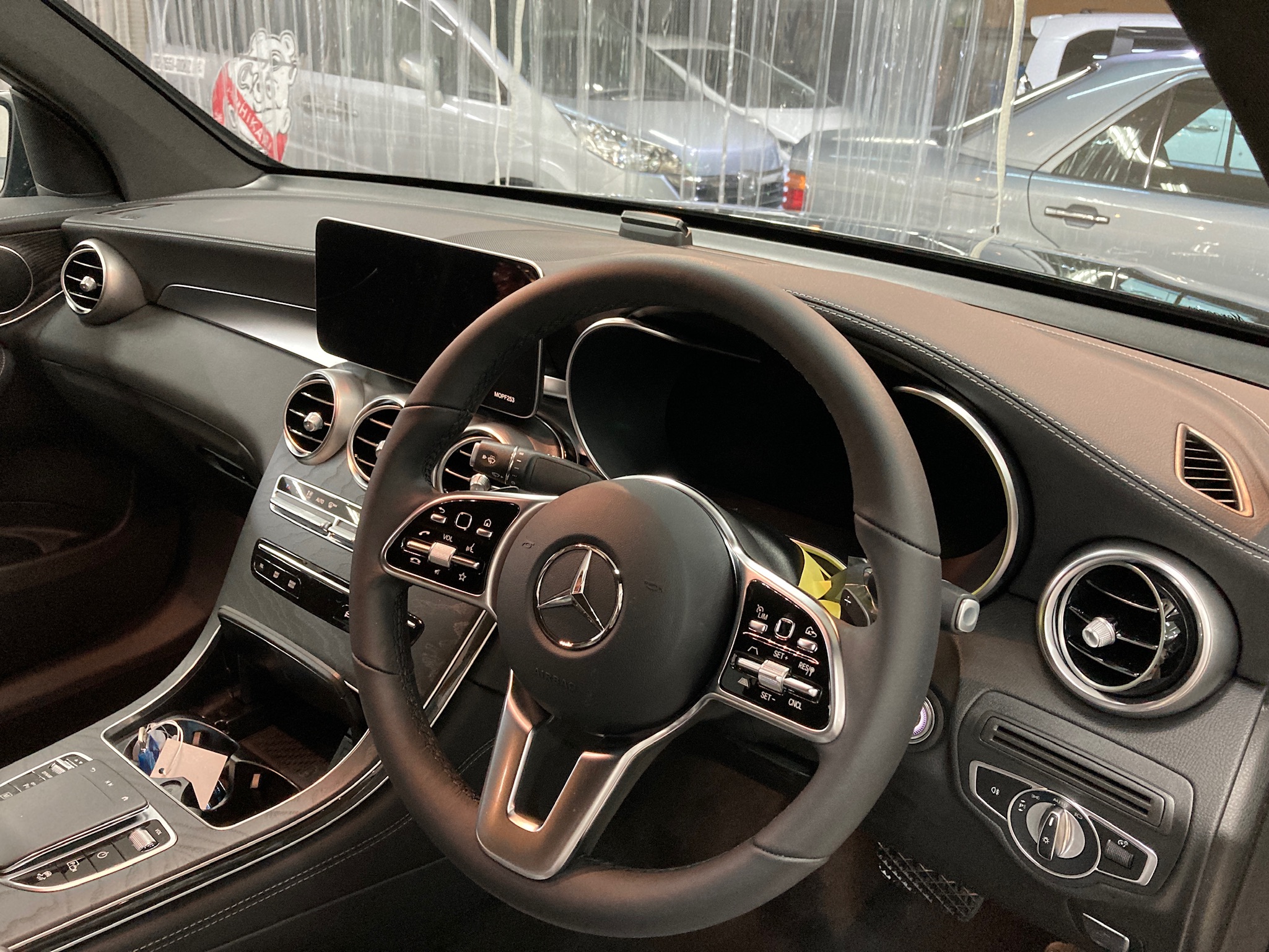 メルセデスベンツ・GLCクラスのクラスM施工完成写真：車内写真