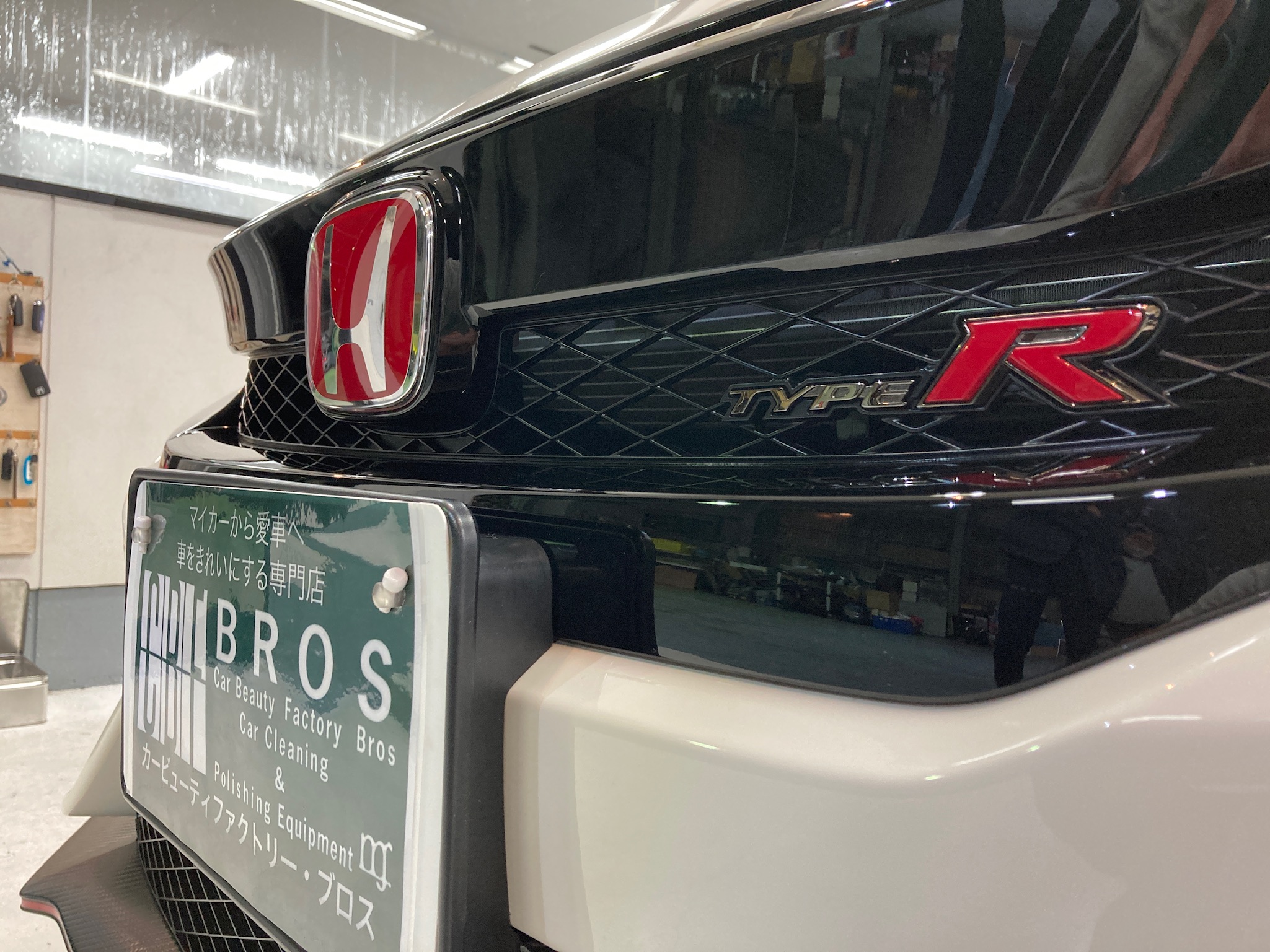ホンダ・シビックのclassM施工完成写真：前周りのグリル部分