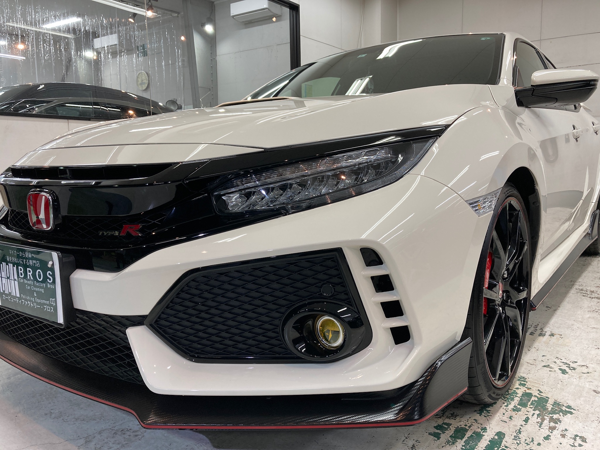 ホンダ・シビックのclassM施工完成写真：左バンパー部分