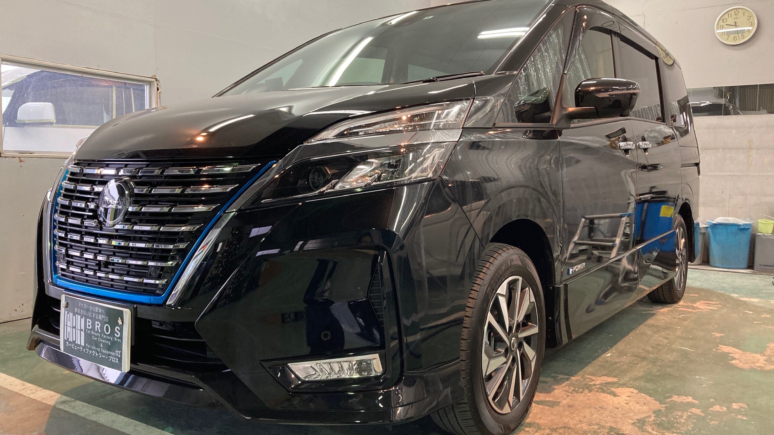 日産・セレナ：カーフィルム施工：プレミアム手洗い洗車をして完成したイメージ