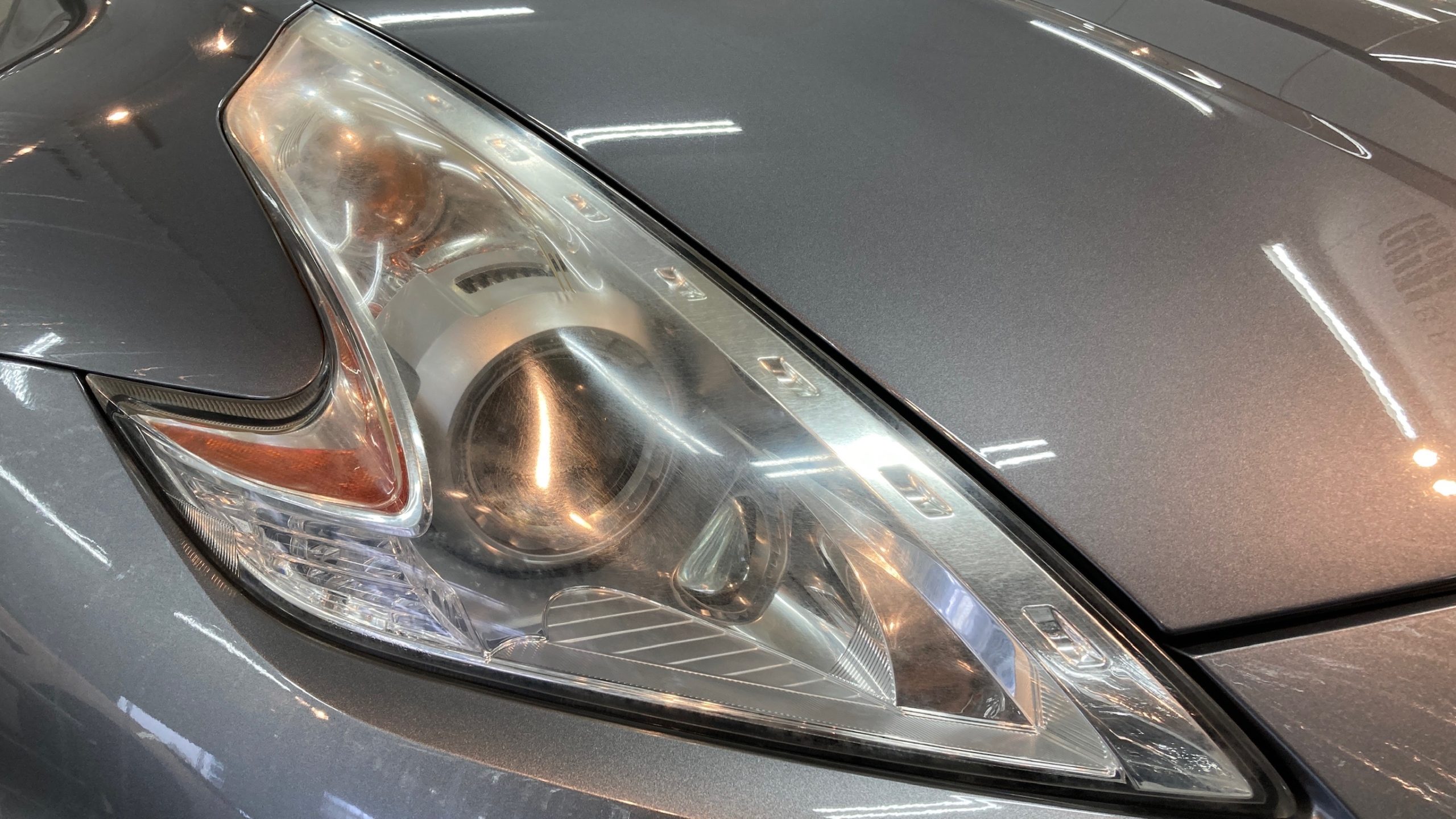 日産フェアレディZ：ヘッドライトリファイン施工前：右ヘッドライト