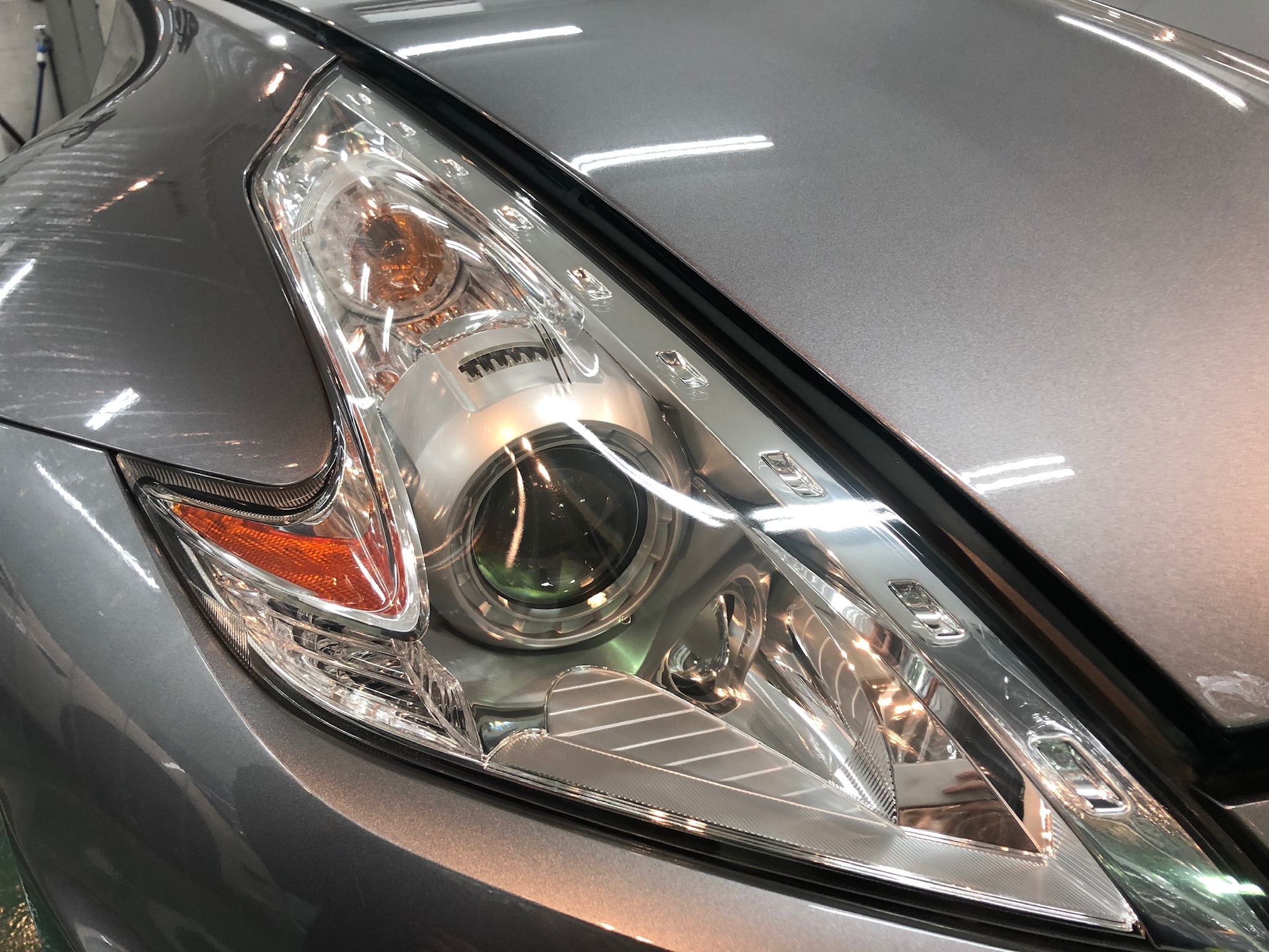 日産フェアレディZ：ヘッドライトリファイン施工後：右ヘッドライト