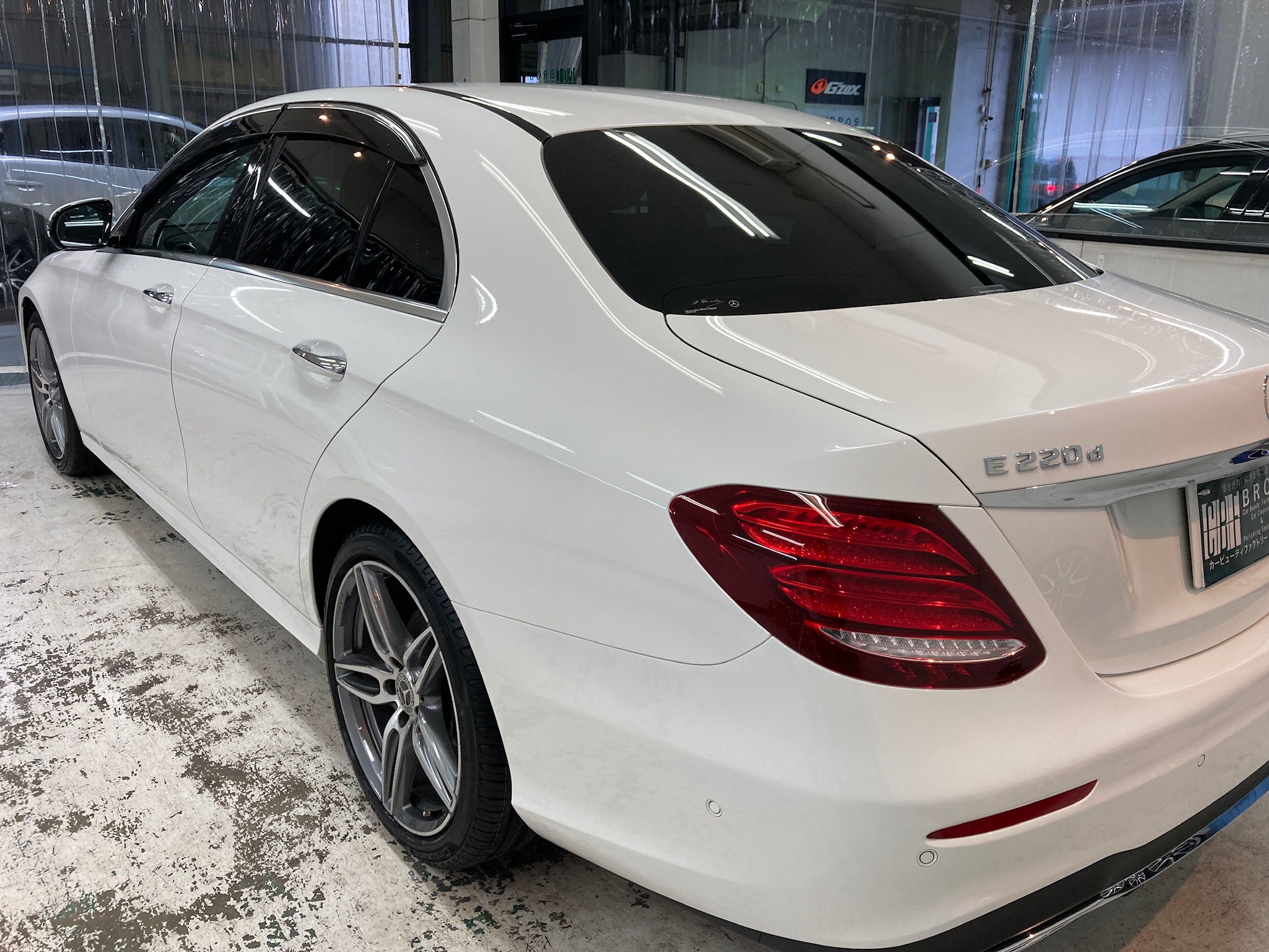 メルセデスベンツ・Eクラスのコーティングclass M施工完成写真：左リアバンパー