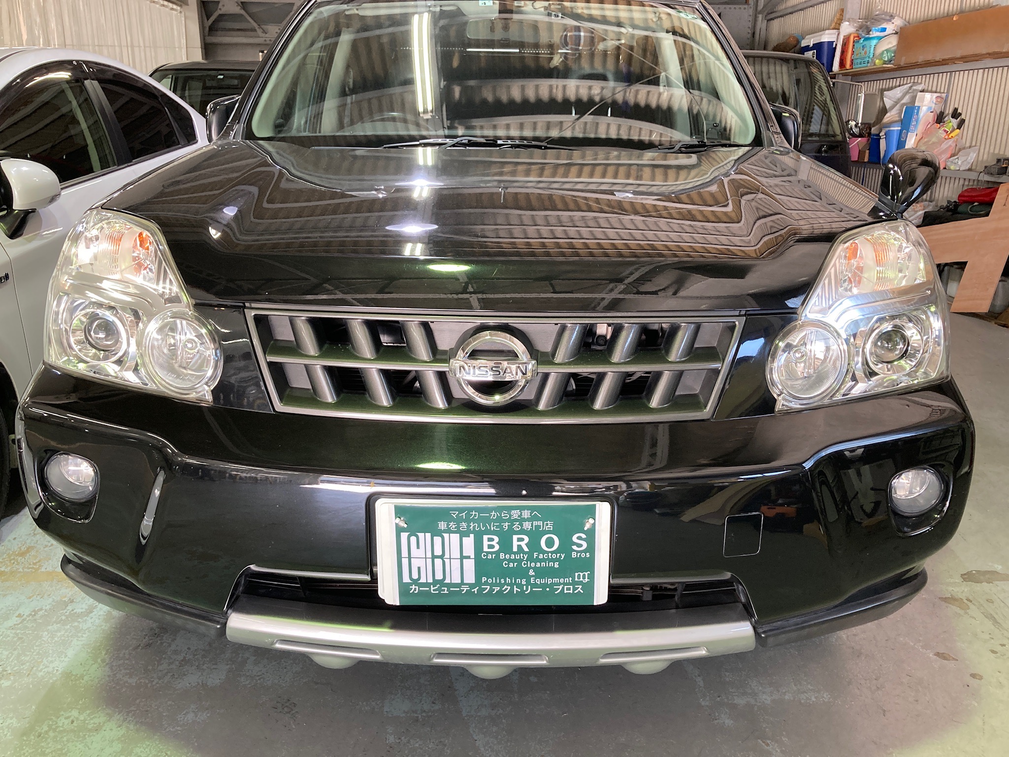 日産・エクストレイル：ヘッドライトリファイン施工後：車全体正面