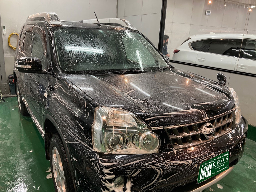 日産・エクストレイル：ヘッドライトリファイン施工工程：最終は全体を手洗い洗車して終了