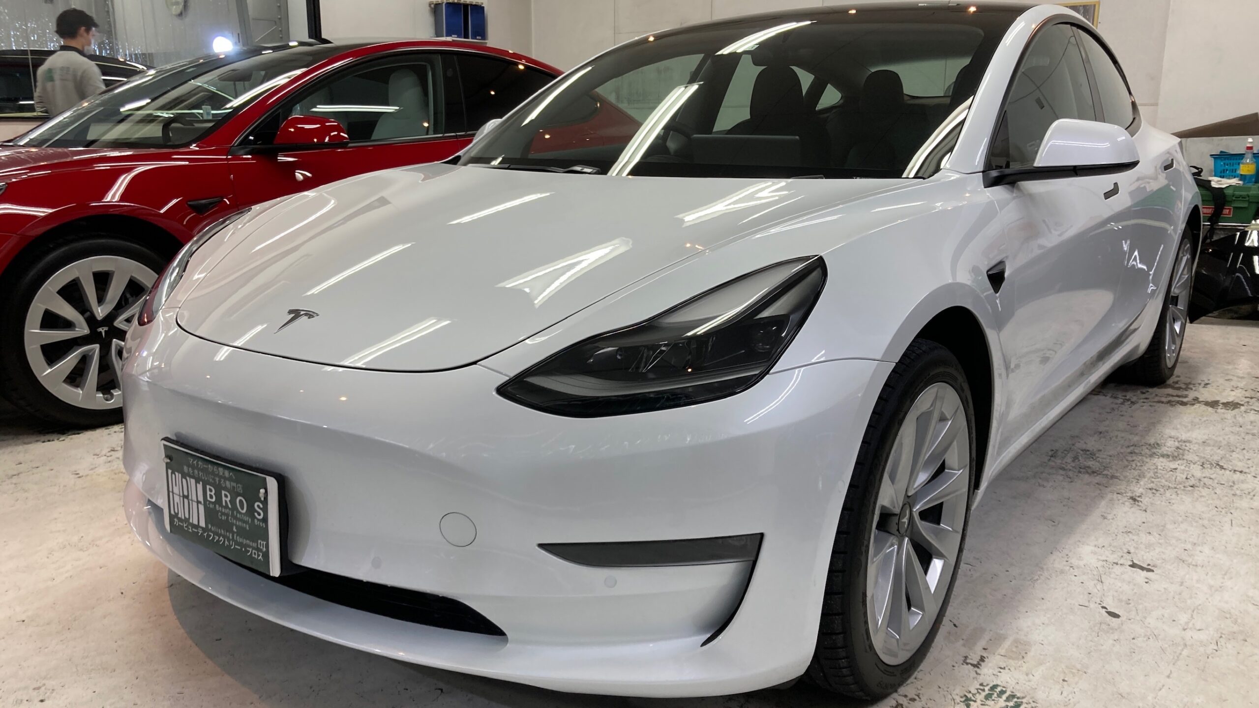 テスラ・モデル３：カーフィルム施工工程：洗車をして完成のイメージ