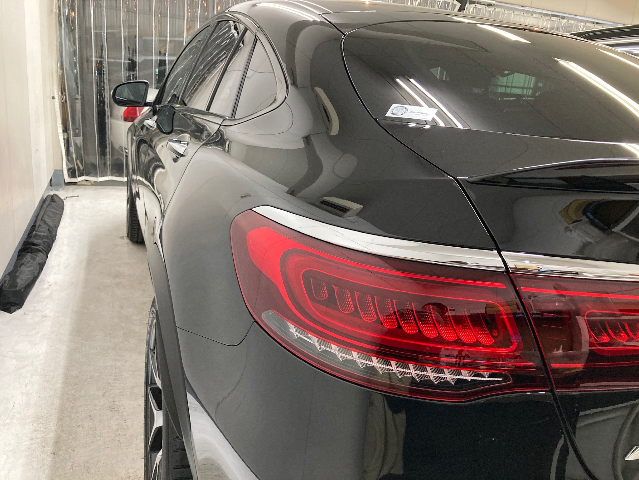 メルセデスベンツ・GLC：カーコーティングclass Mの施工完成写真：左リアフェンダー