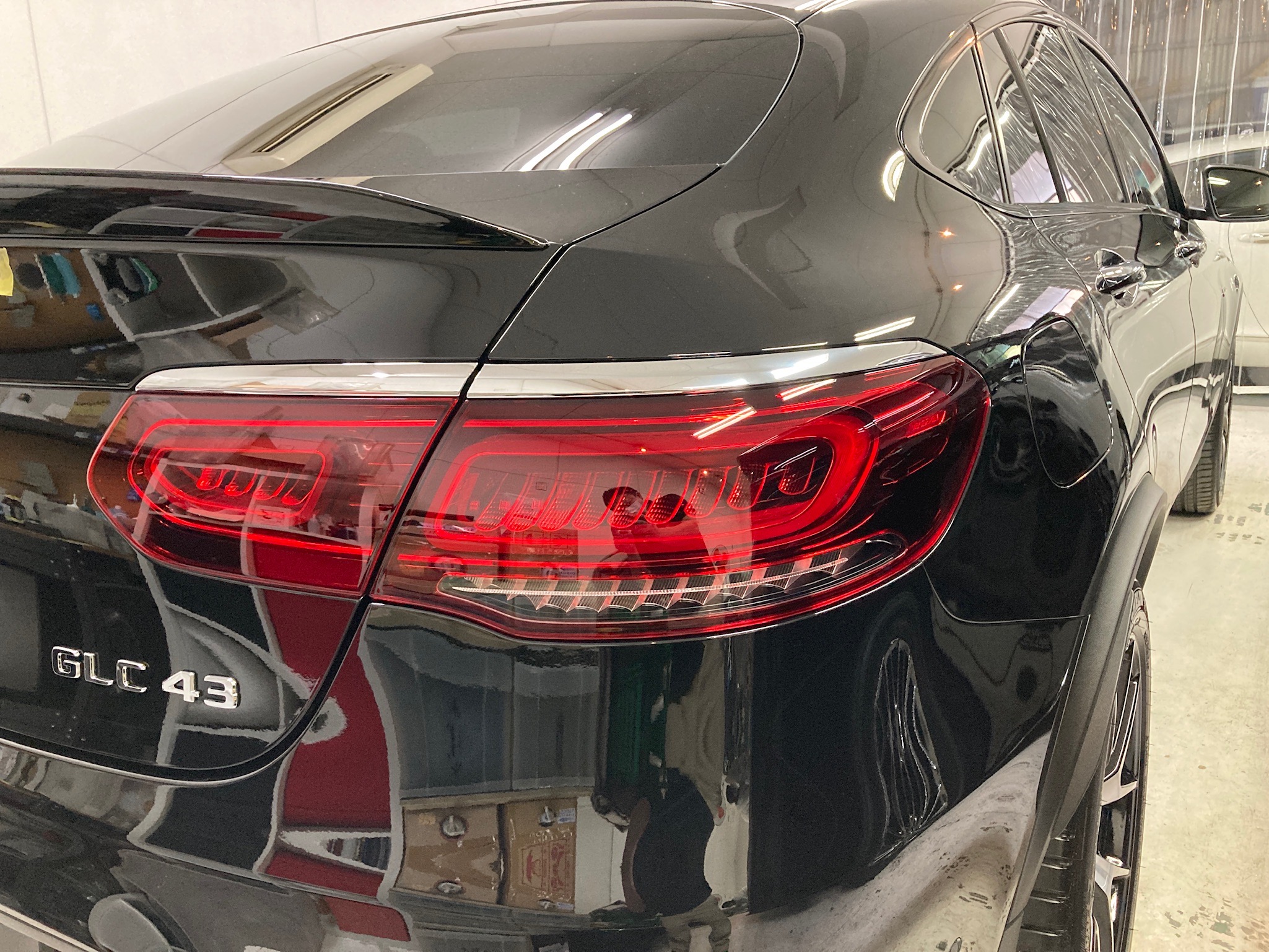 メルセデスベンツ・GLC：カーコーティングclass Mの施工完成写真：右リアフェンダー