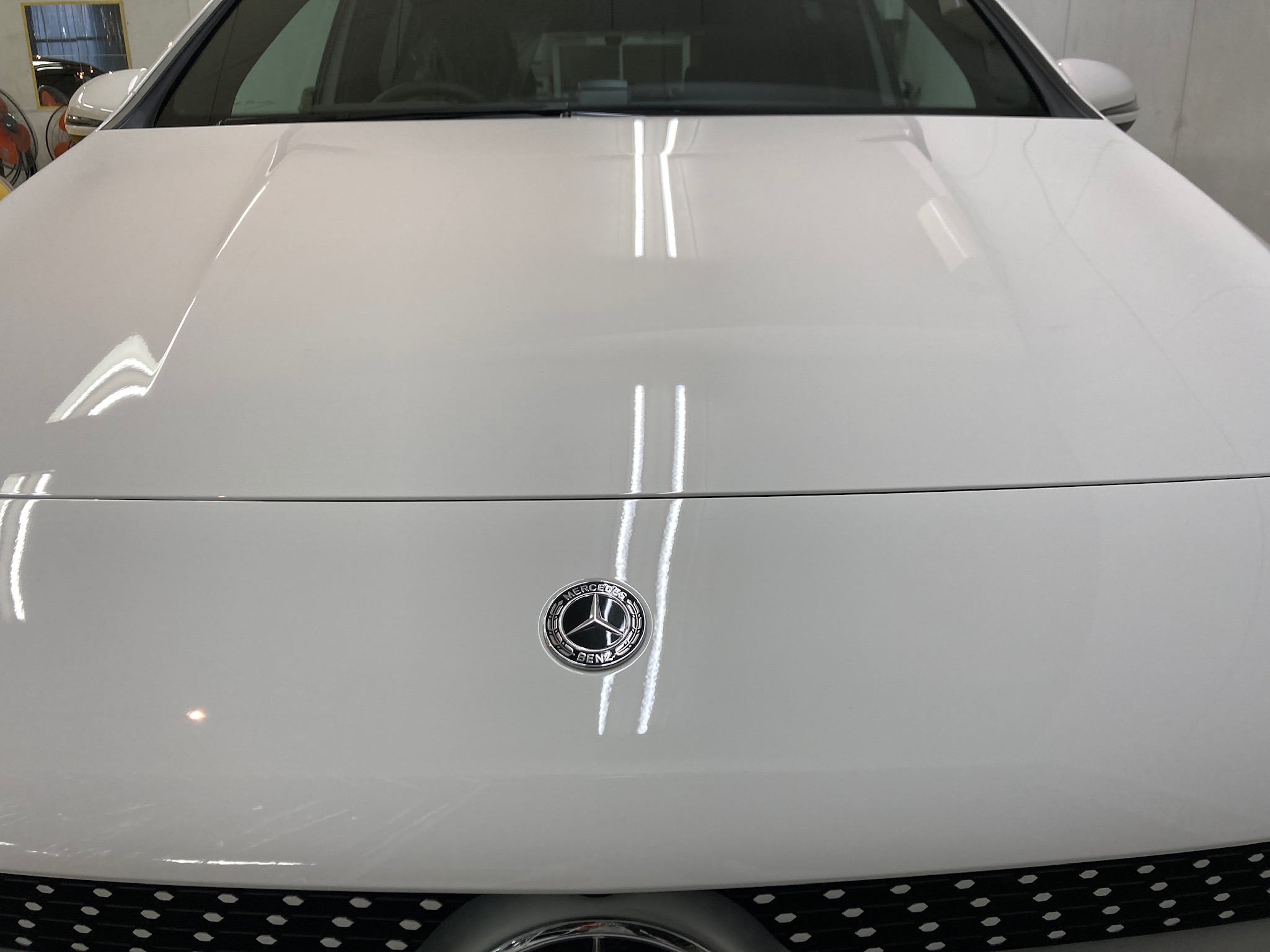 メルセデスベンツ・Bクラス：ガラスコーティングclass M施工完成写真：ボンネット