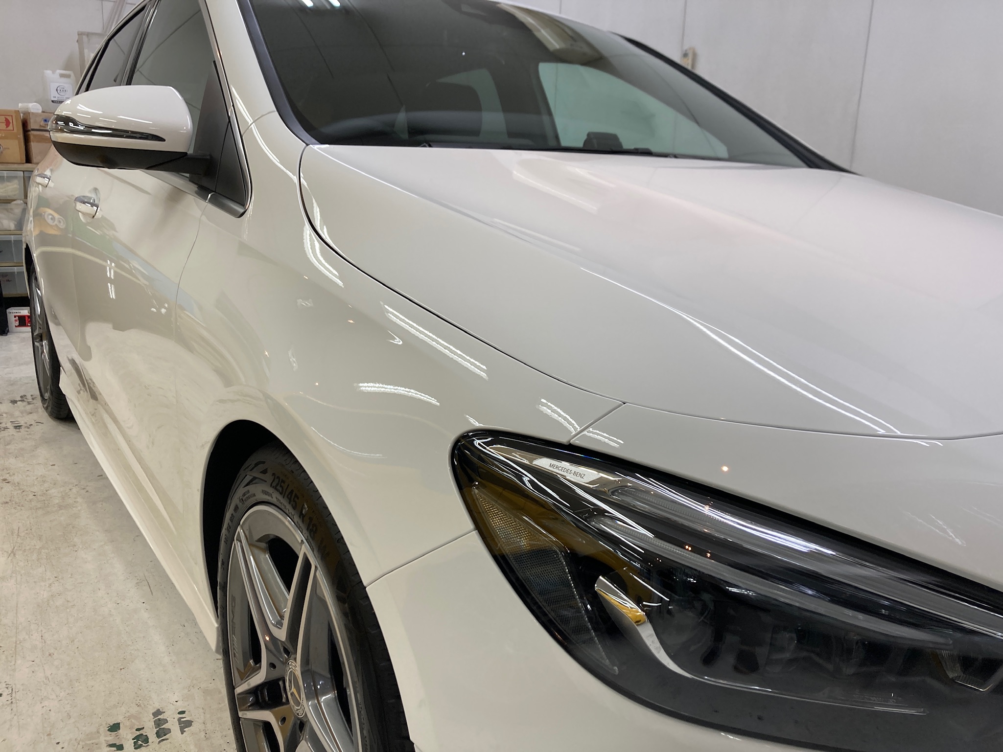 メルセデスベンツ・Bクラス：ガラスコーティングclass M施工完成写真：右フェンダー