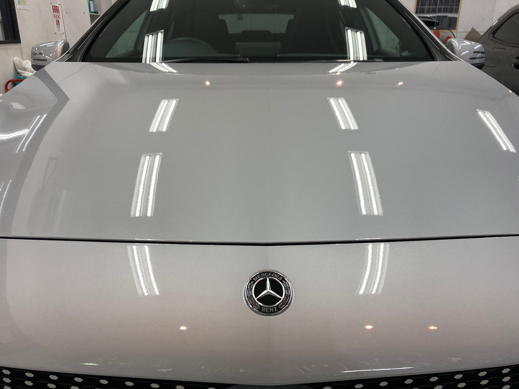 メルセデスベンツ・Aクラス：カーコーティング class M施工完成写真：ボンネット