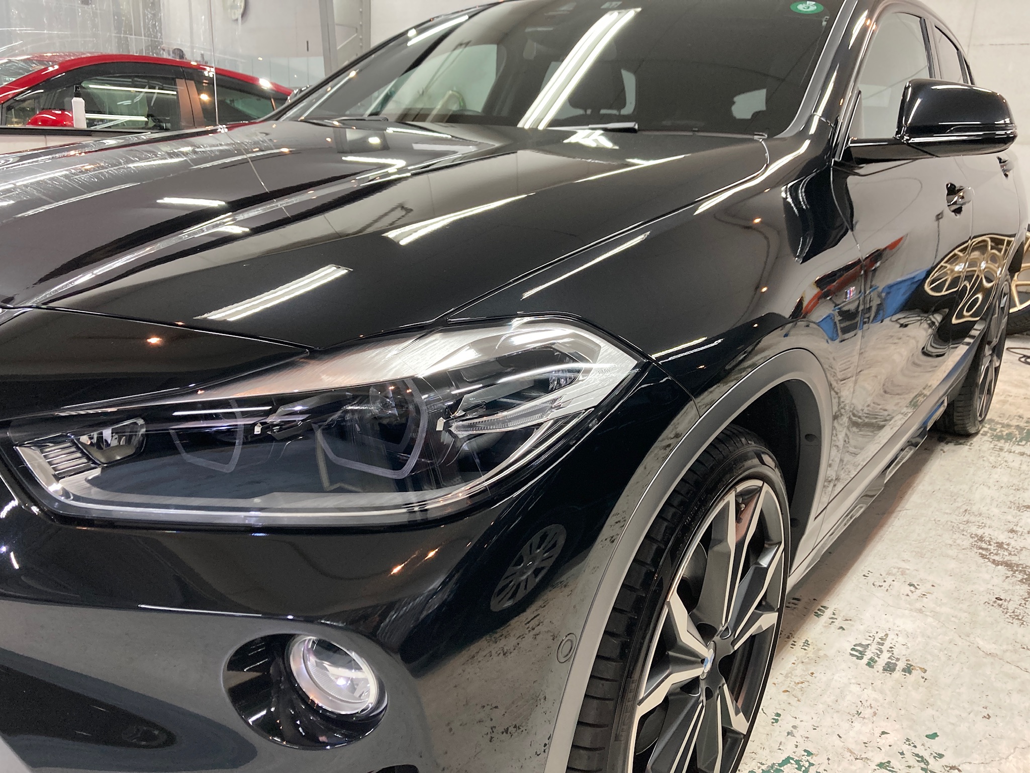 BMW・X2：ガラスコーティングclass R施工完成写真：左フェンダー