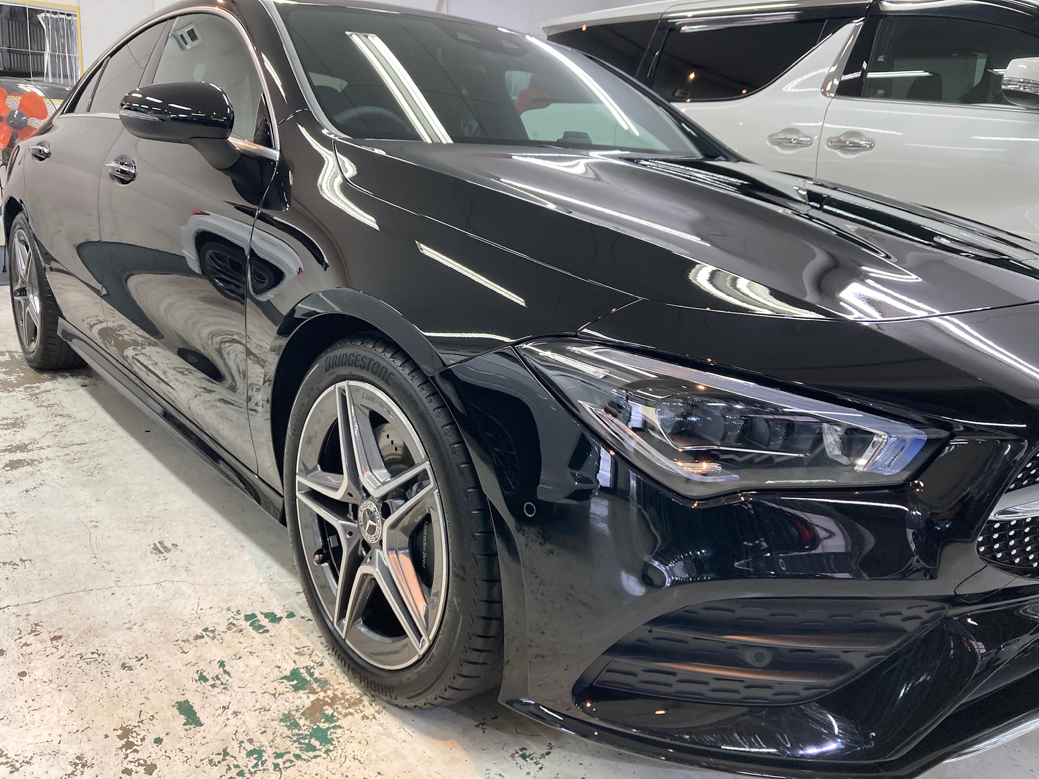 メルセデスベンツ・CLA：ガラスコーティングclass M施工完成写真：右バンパー