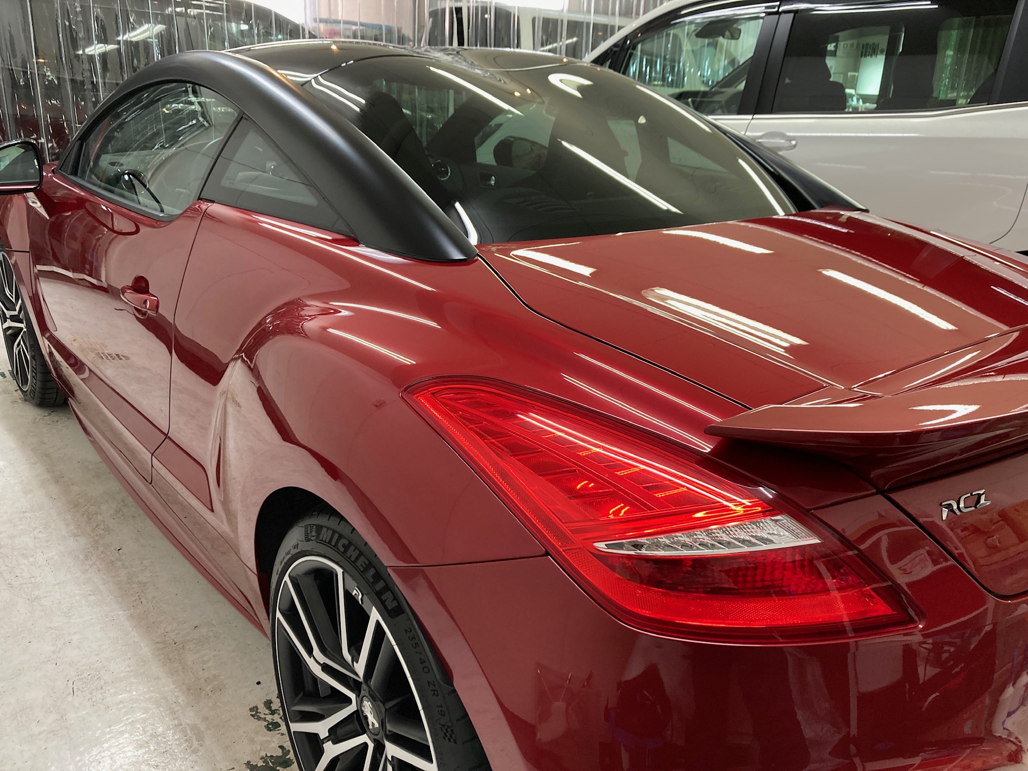 プジョー・RCZ:ガラスコーティングclass M施工完成写真：左リアフェンダー