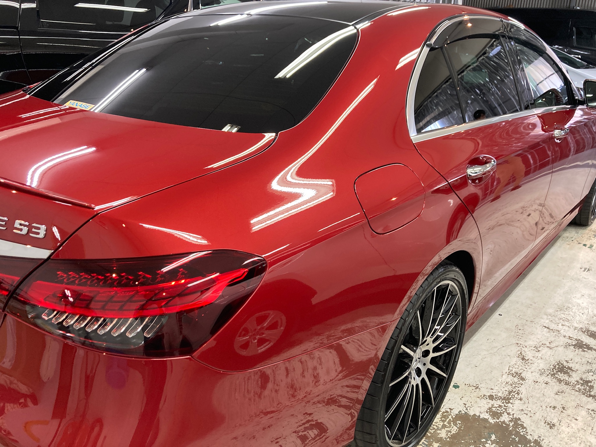 メルセデスベンツ・Eクラス：ガラスコーティングclass M施工完成写真：右側面