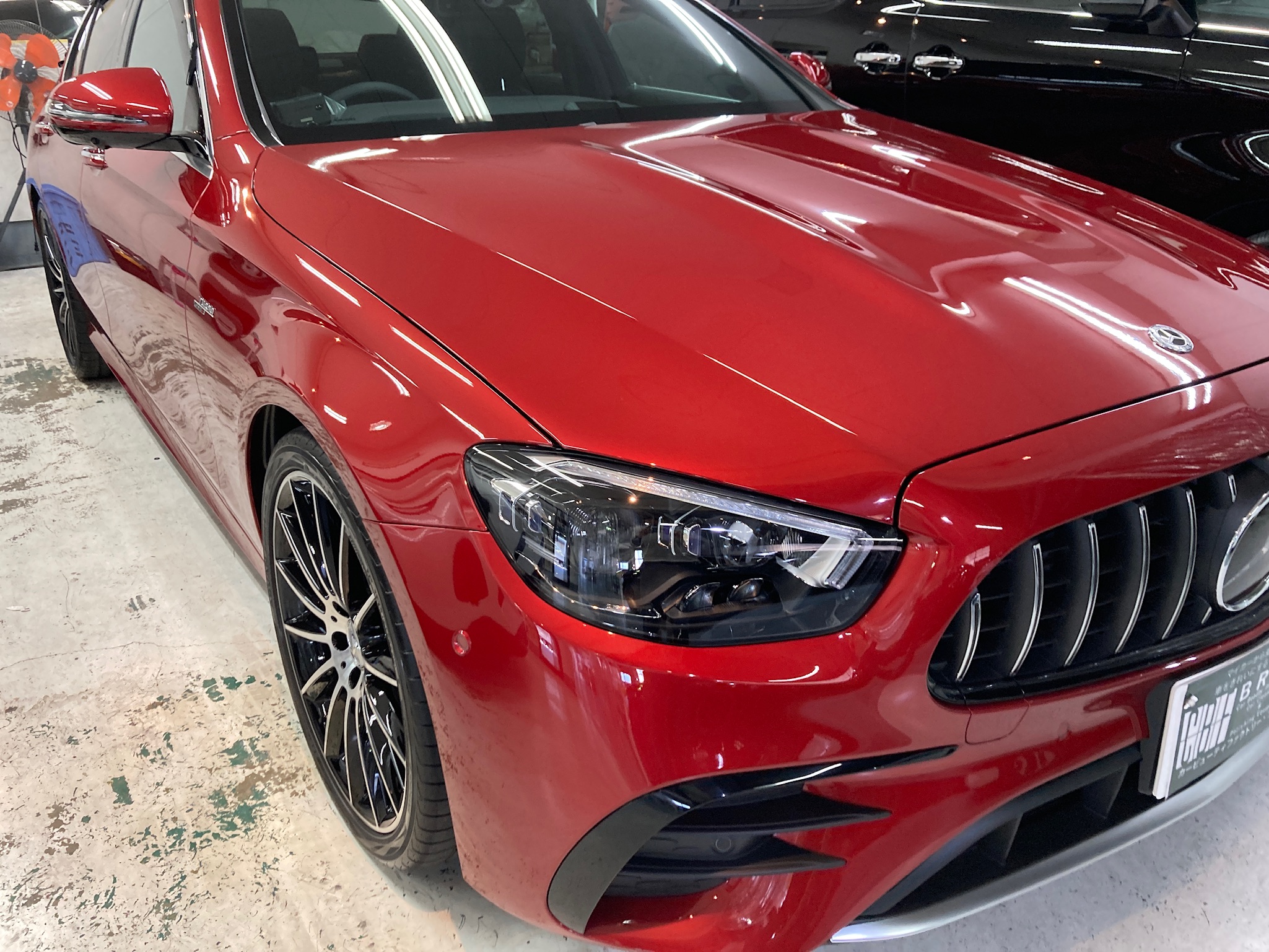 メルセデスベンツ・Eクラス：ガラスコーティングclass M施工完成写真：右バンパー