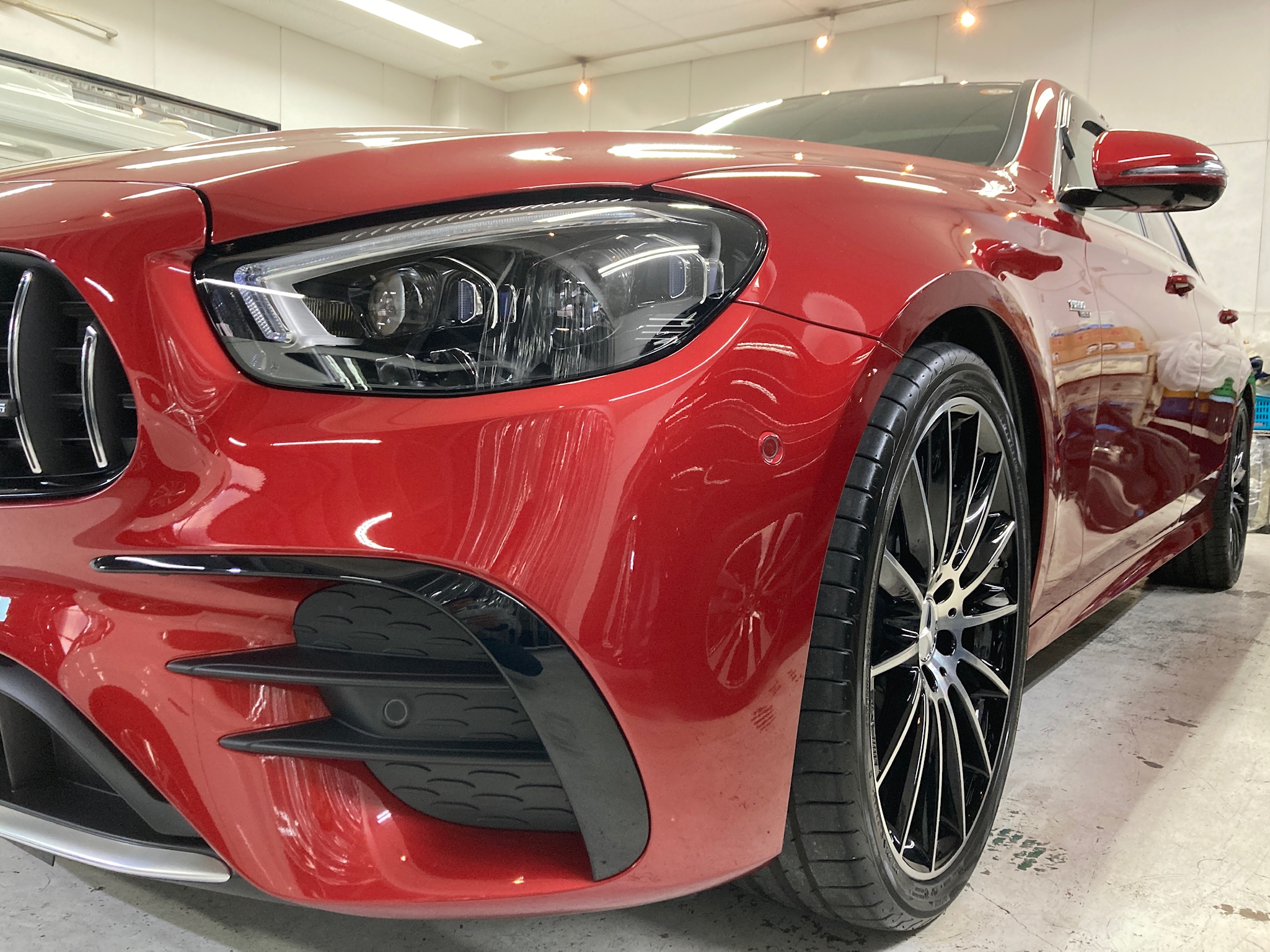 メルセデスベンツ・Eクラス：ガラスコーティングclass M施工完成写真：ホイール