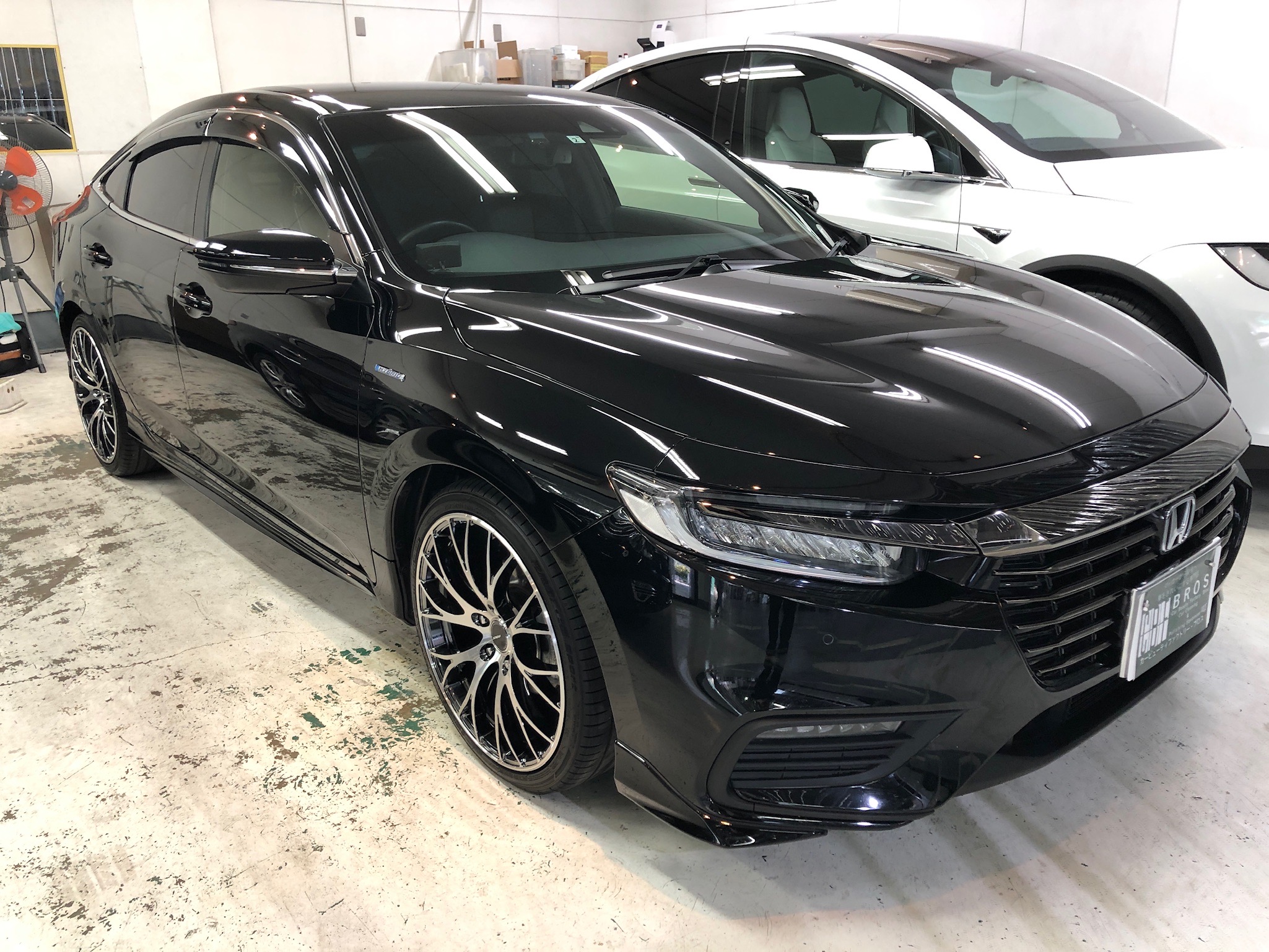 ホンダ・インサイト：ペンキ除去施工完成後の写真：右バンパー