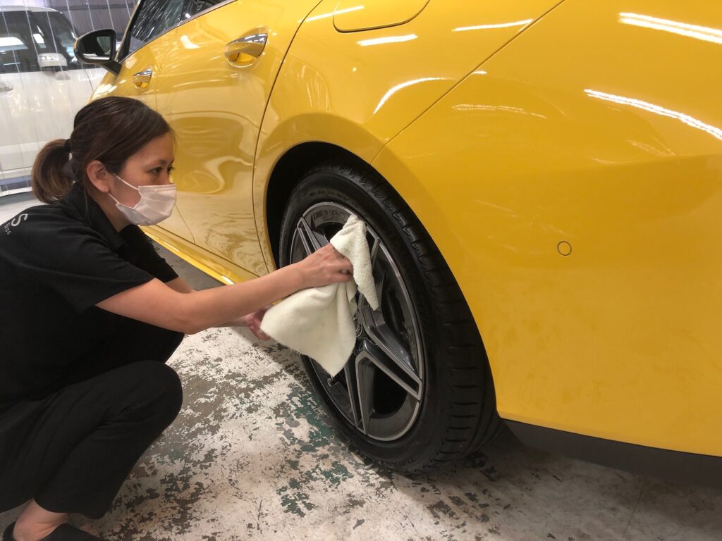 メルセデスベンツ・CLAシューティングブレーク：ガラスコーティングclass M施工前写真：ホイール仕上げ