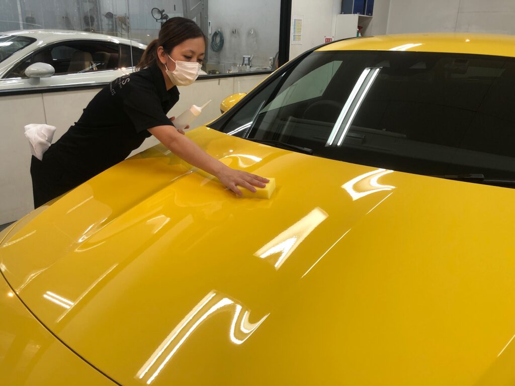 メルセデスベンツ・CLAシューティングブレーク：ガラスコーティングclass M施工前写真：ボンネットコーティング