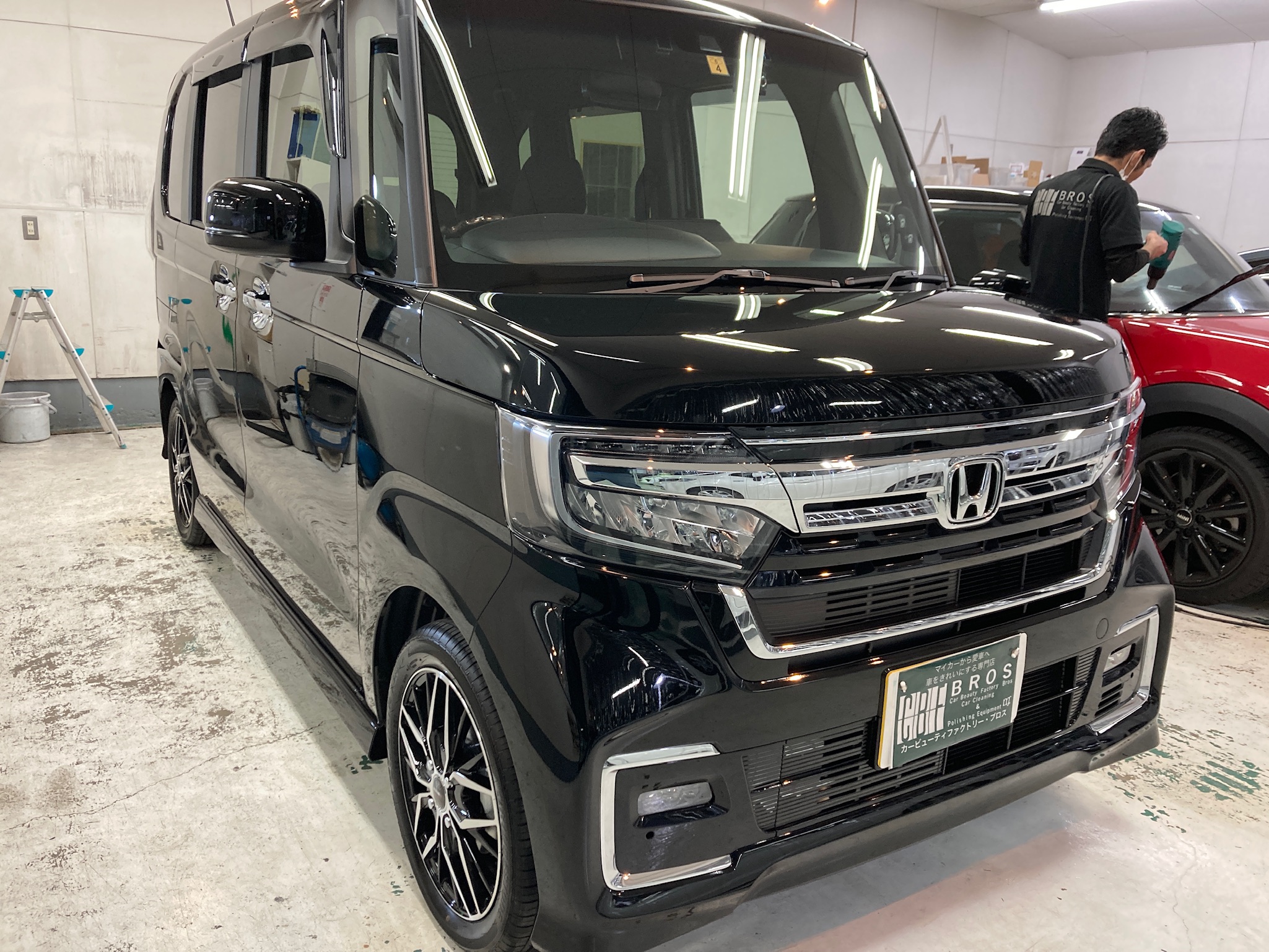 ホンダ・N-BOX：ガラスコーティングclass M施工完成写真：右フェンダー