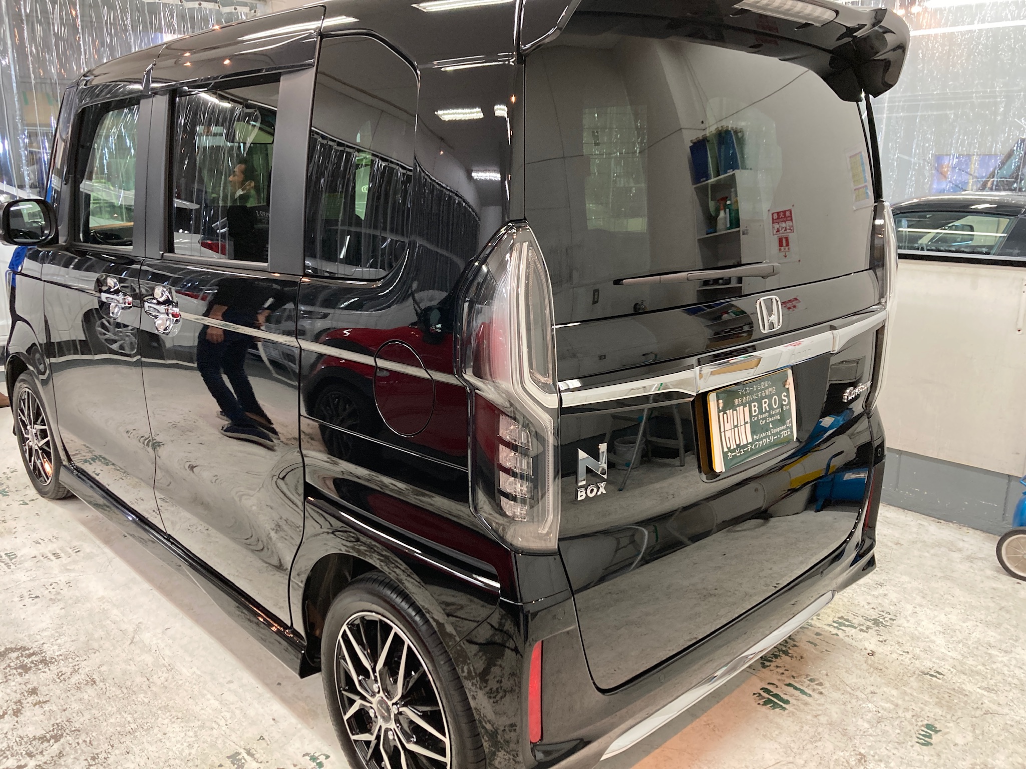 ホンダ・N-BOX：ガラスコーティングclass M施工完成写真：左リアフェンダー