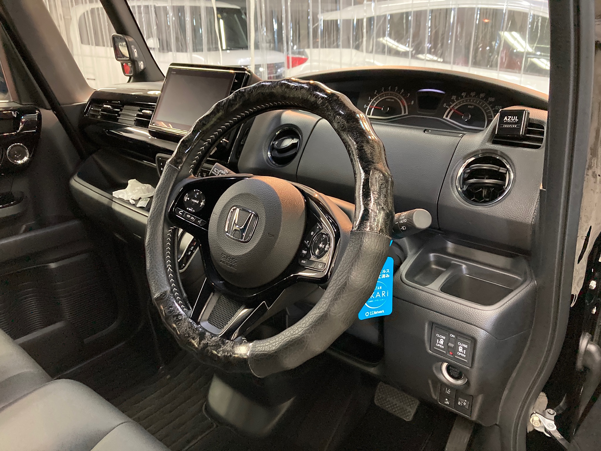 ホンダ・N-BOX：ガラスコーティングclass M施工完成写真：車内