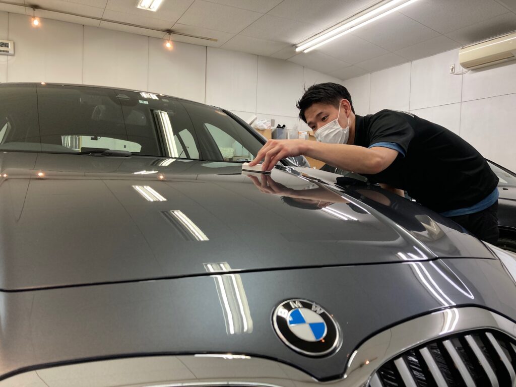 BMW・118i:クィーンガードMiYUKi施工写真：ボンネットコーティング塗布