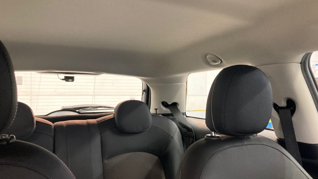 MINI・ミニクーパー３ドア：カーフィルム施工前：車内