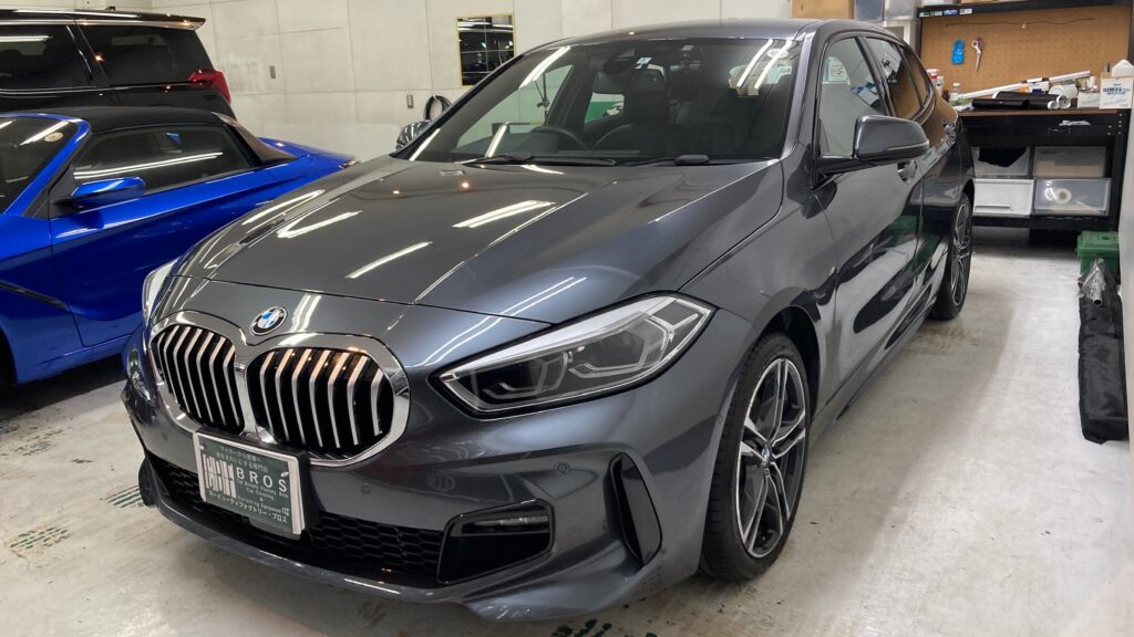 BMW・118i：カーフィルム施工前：フロントガラス部分