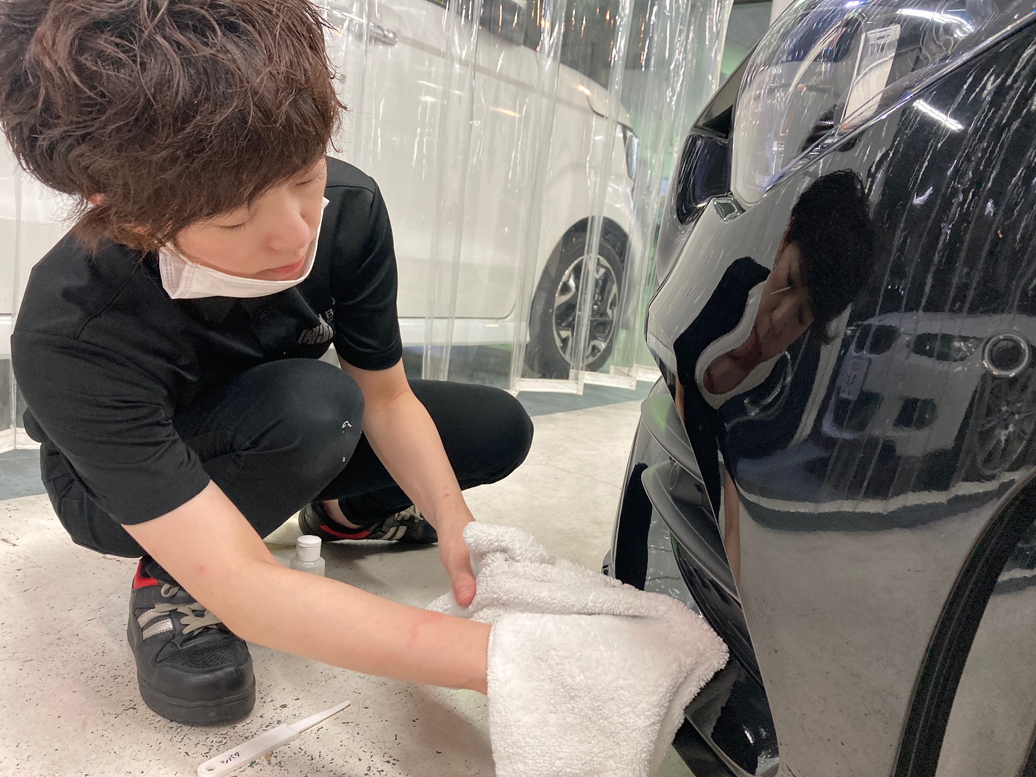 メルセデスベンツ・CLA：ガラスコーティングclass M施工前写真：細部仕上げ２