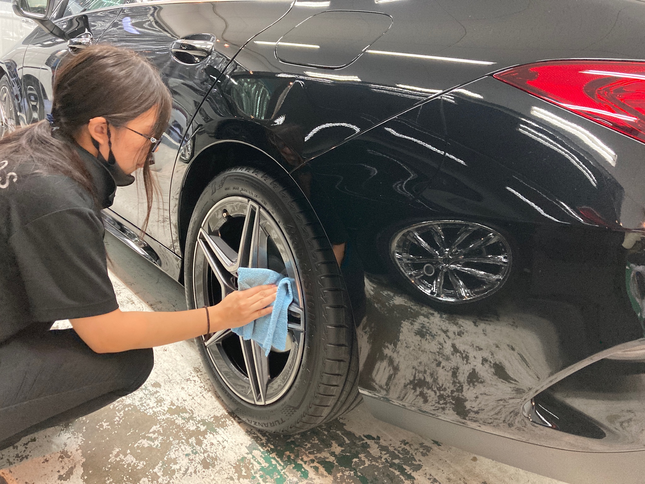 メルセデスベンツ・CLA：ガラスコーティングclass M施工前写真：ホイール仕上げ
