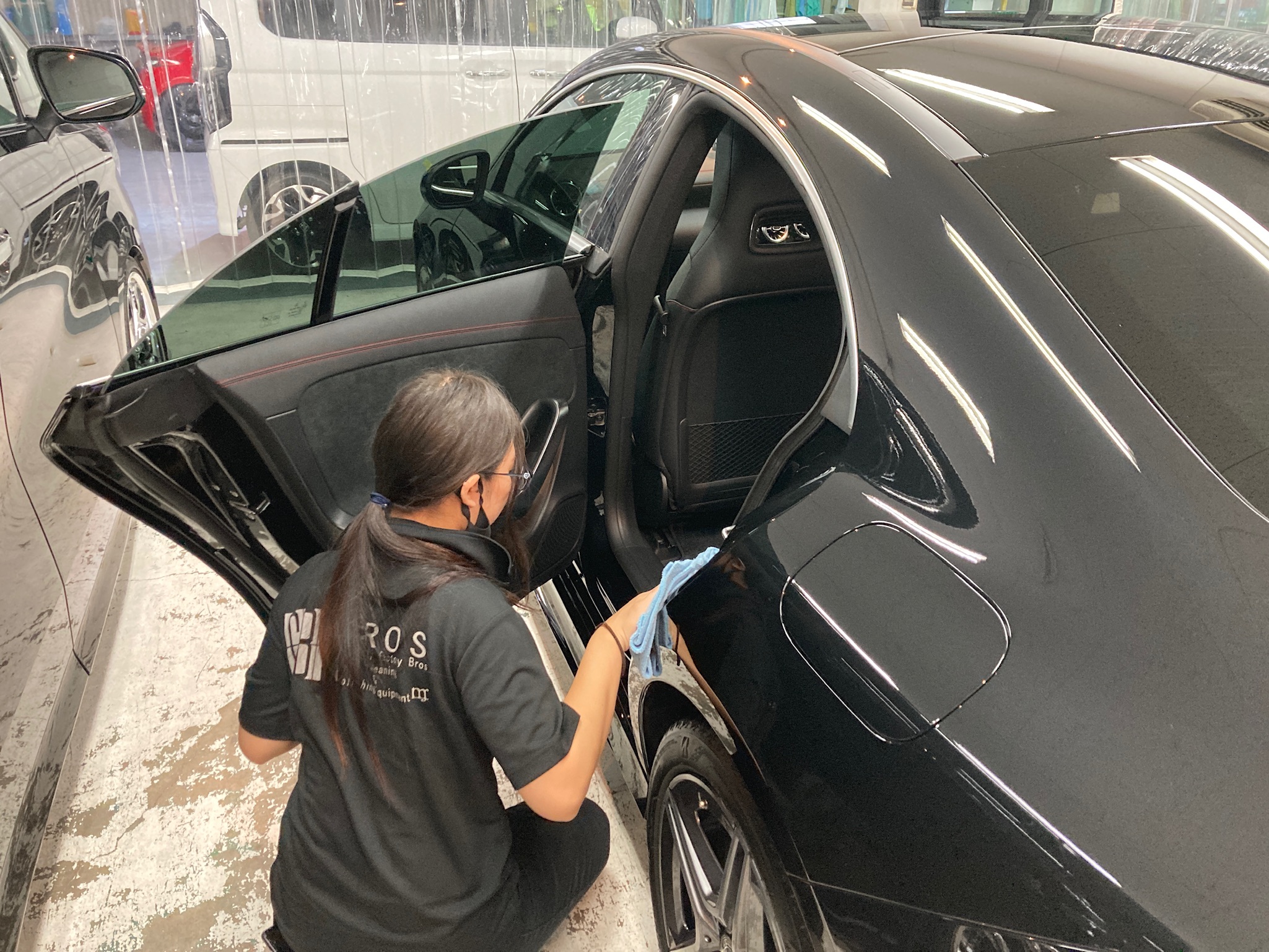メルセデスベンツ・CLA：ガラスコーティングclass M施工前写真：ドアエッジ仕上げ
