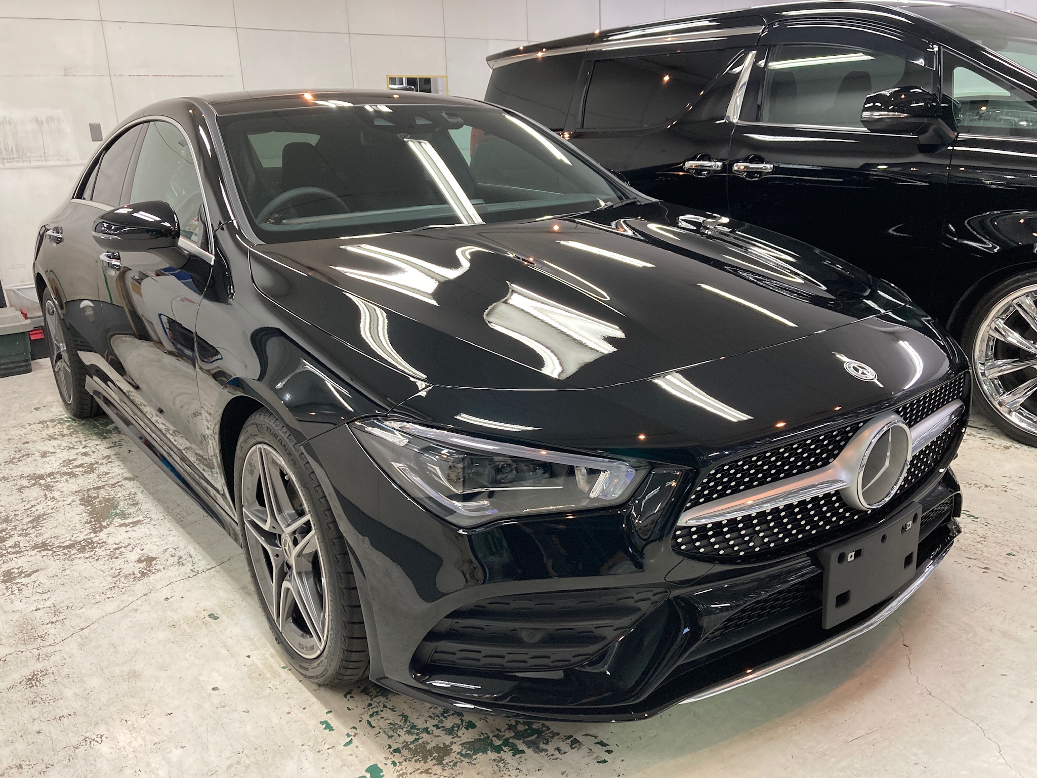 メルセデスベンツ・CLA：ガラスコーティングclass M施工完成写真：右フロントバンパー