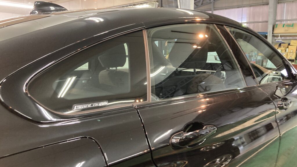 BMW・４シリーズ：カーフィルム施工前写真：サイド