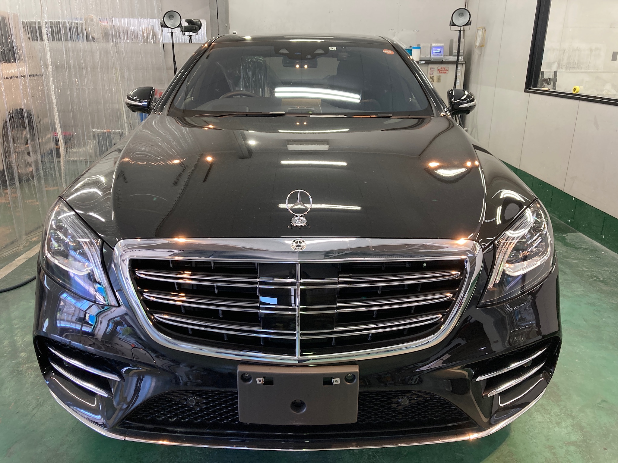 メルセデスベンツ・Sクラス：ガラスコーティングclass M施工前写真：正面