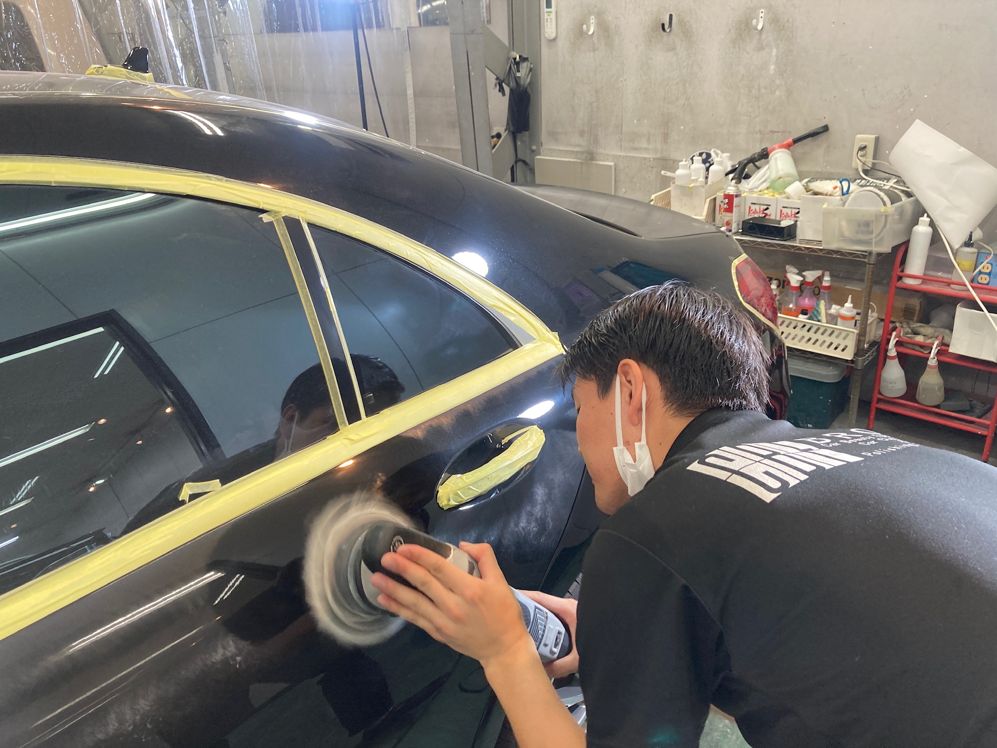 メルセデスベンツ・Sクラス：ガラスコーティングclass M下地処理施工写真：リア磨き